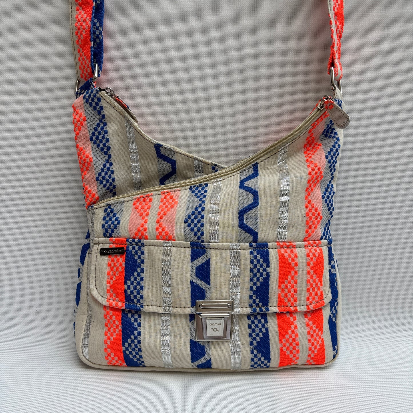 Bolso Bandolera Súper Caomka "Neon Tribal Energy" · Pieza Única Núm. 19063