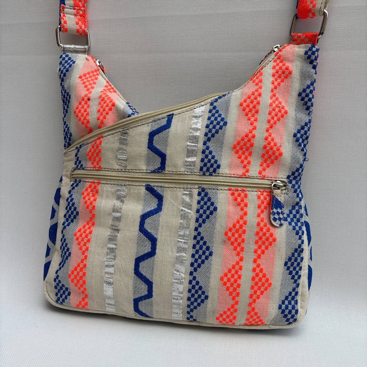 Bolso Bandolera Súper Caomka "Neon Tribal Energy" · Pieza Única Núm. 19063