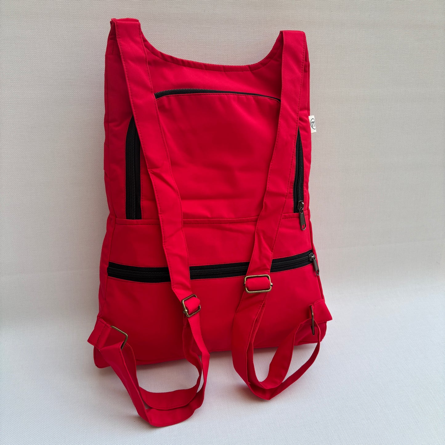 Mochila Impermeable "Everest" Color Rojo Pasión · Súper ligera · Pieza 17595
