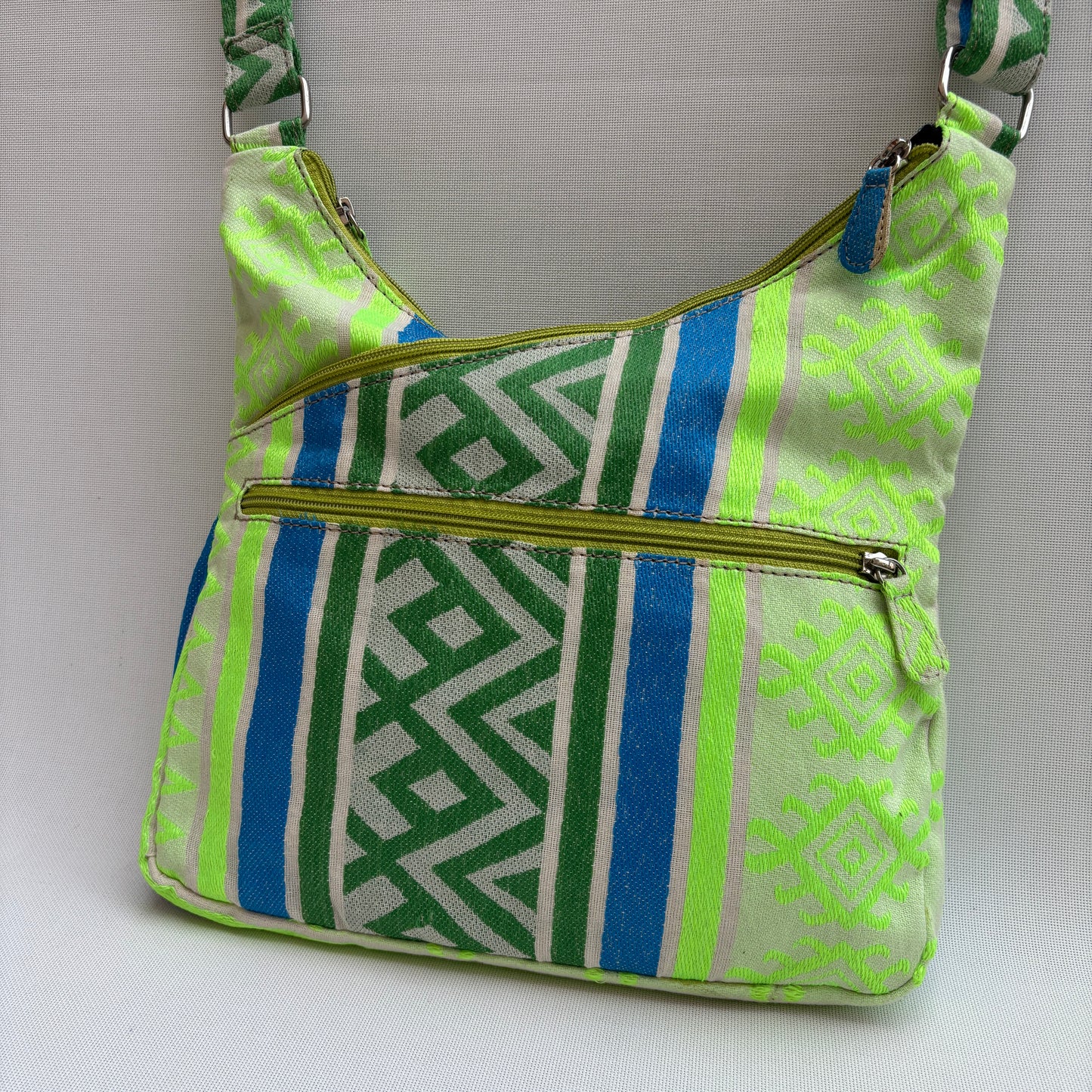 Bolso Bandolera Súper Caomka "Green Electric" · Pieza Única Núm. 19047