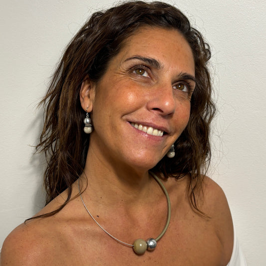 Conjunto con perlas de vidrio de Murano MAREA NORD · Jolly Venezia × Caomka. Color BEIGE/MARFIL/PLATA