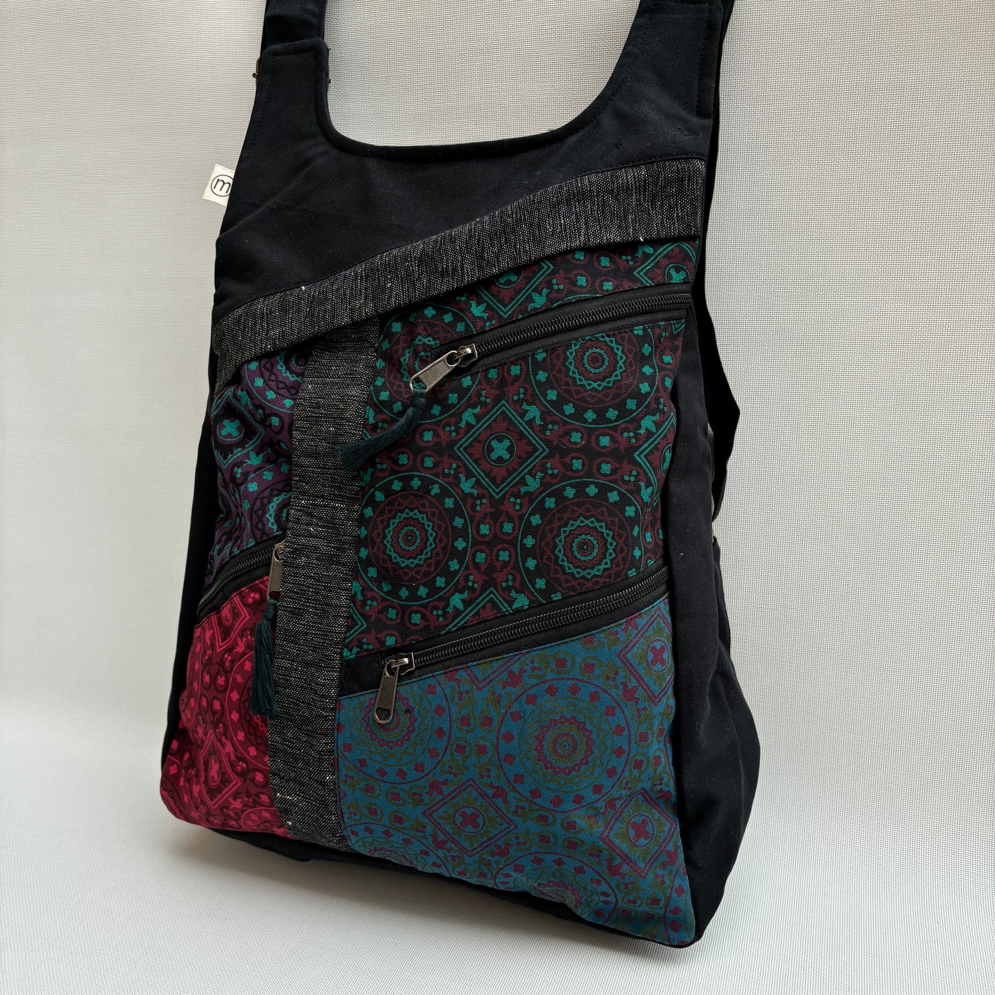 Mochila Multibolsillos "Mandalas" · Pieza 15911