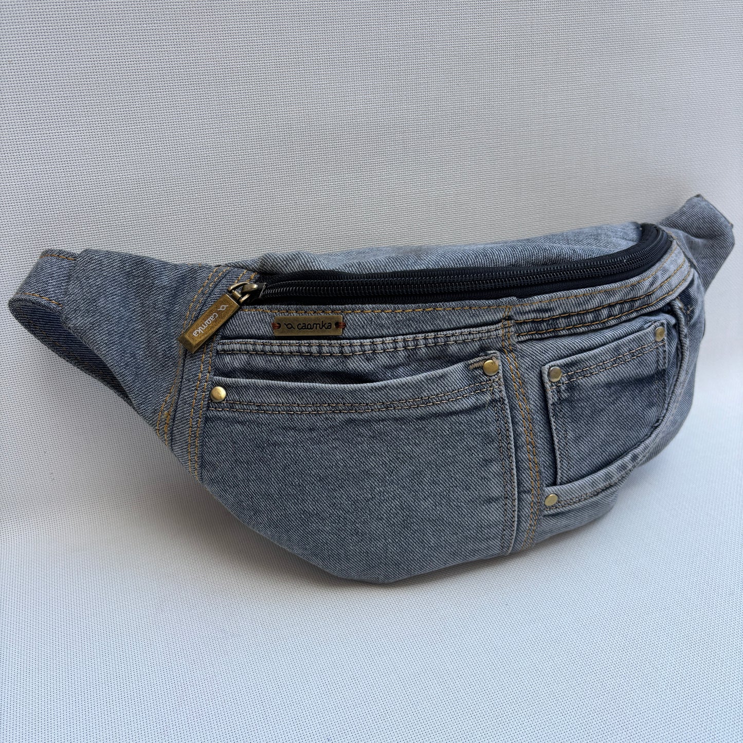 Riñonera RetroChic ♻️ Jeans Recycled ♻️ · Pieza Única Núm. 19355