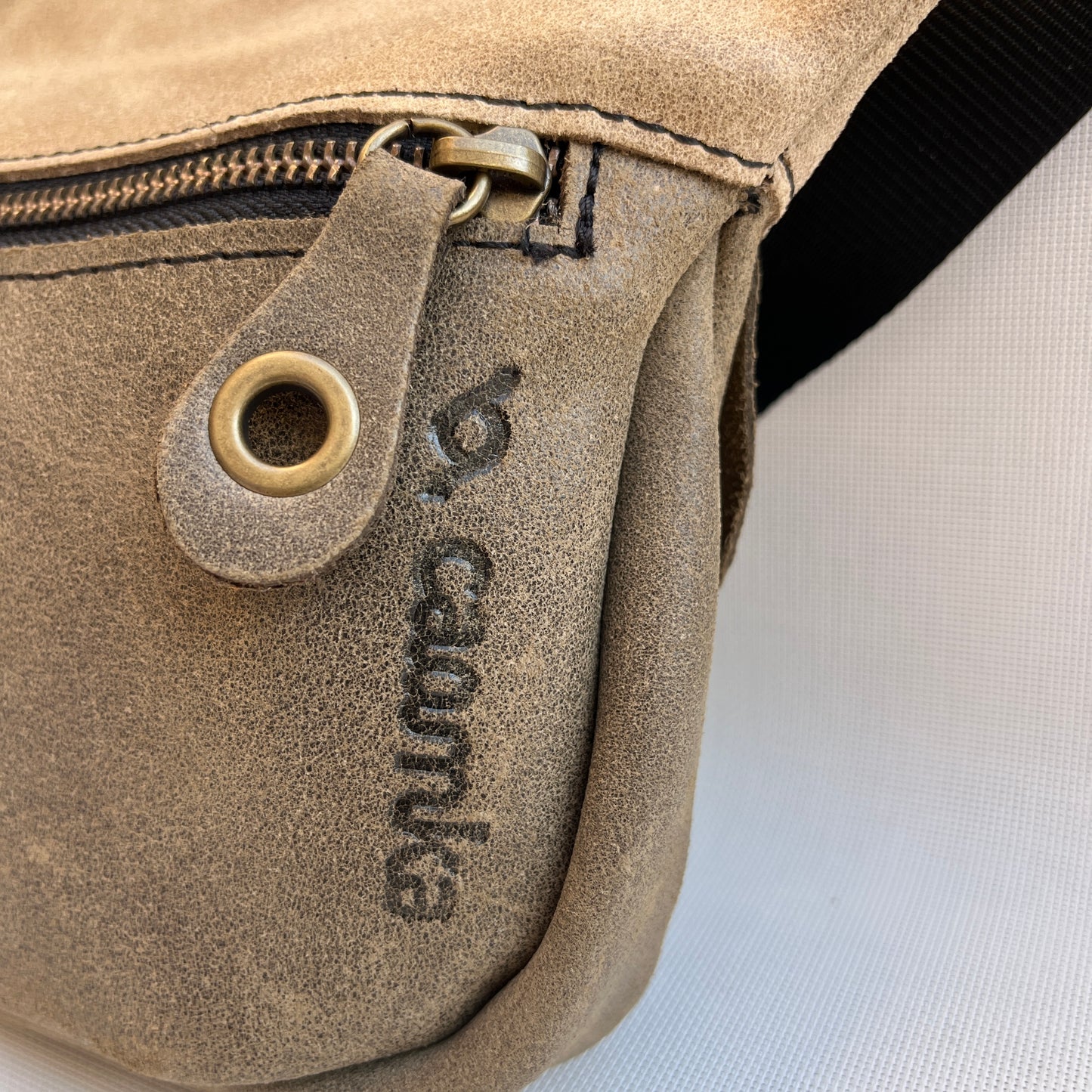 Mini Vintage Top · Piel - Cuero · Pieza Exclusiva Núm. 15083