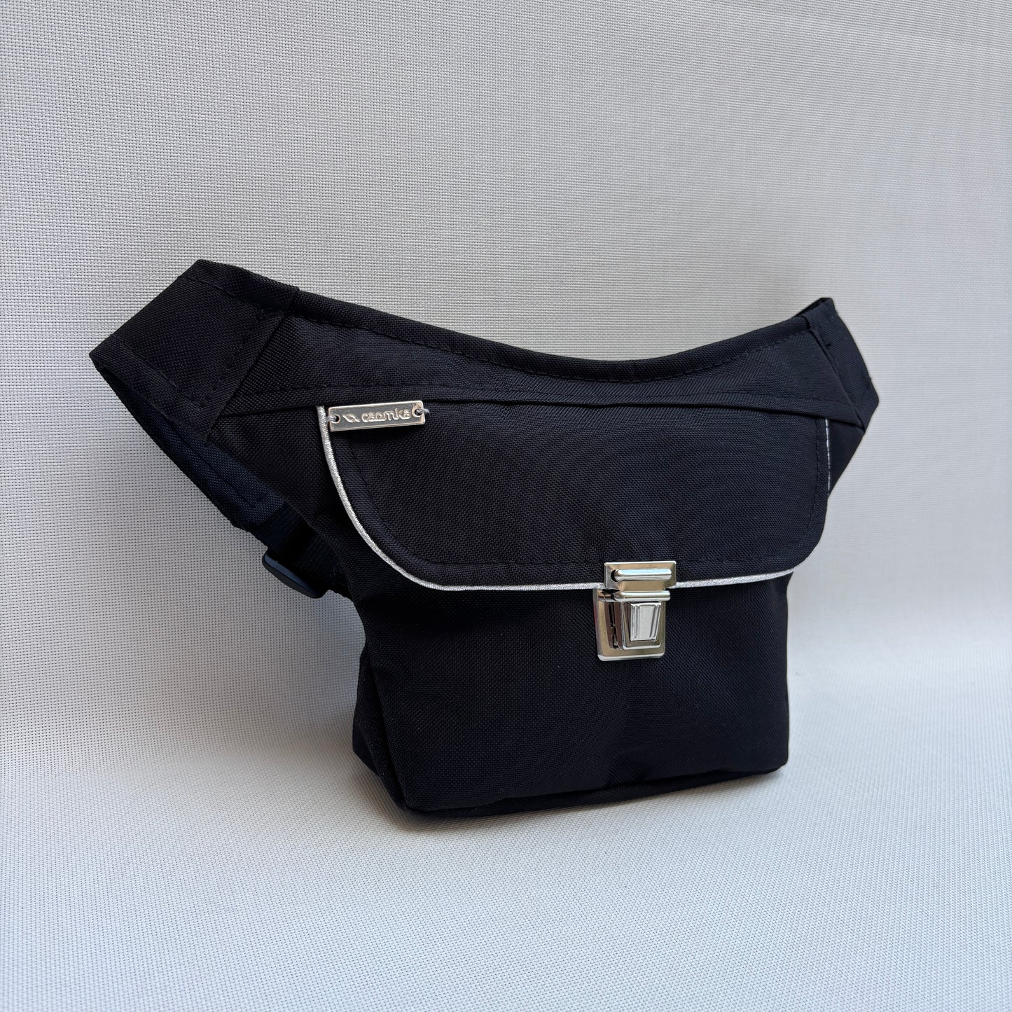 Riñonera Mini "Special Black" · Impermeable + Bolsillo trasero extra · Pieza Exclusiva Núm. 19273