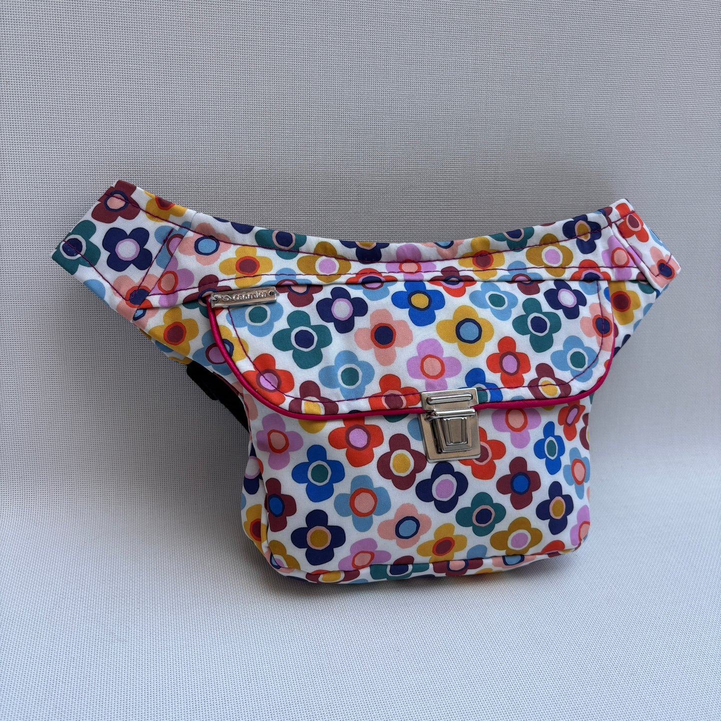 Riñonera Mini "Special Flowers" + Bolsillo trasero extra · Pieza Única Núm. 19166