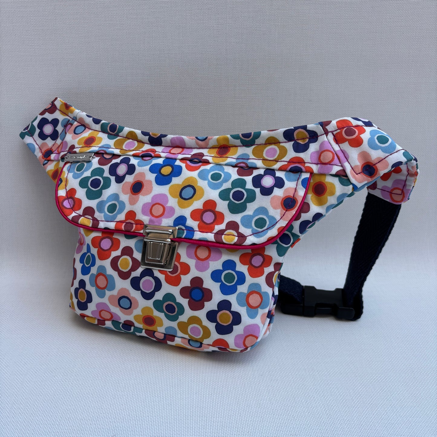 Riñonera Mini "Special Flowers" + Bolsillo trasero extra · Pieza Única Núm. 19166