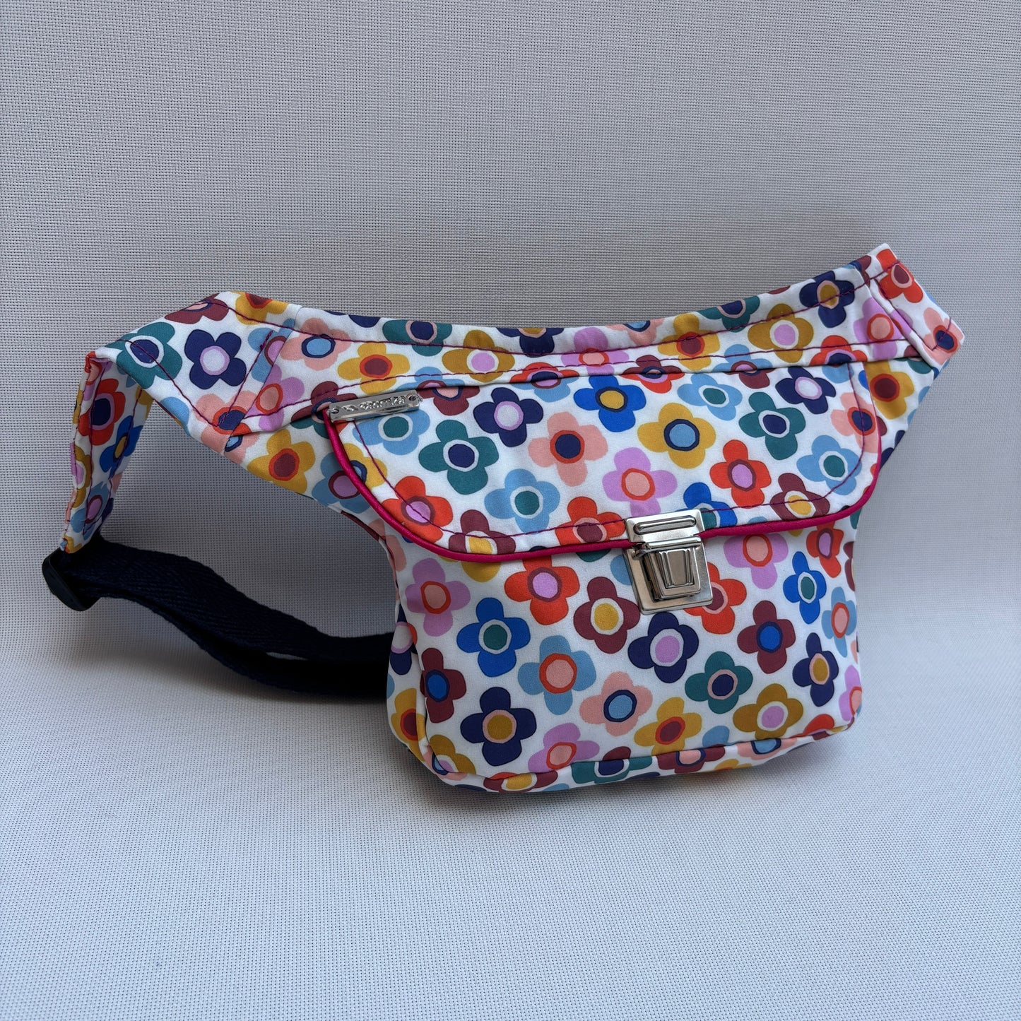 Riñonera Mini "Special Flowers" + Bolsillo trasero extra · Pieza Única Núm. 19166