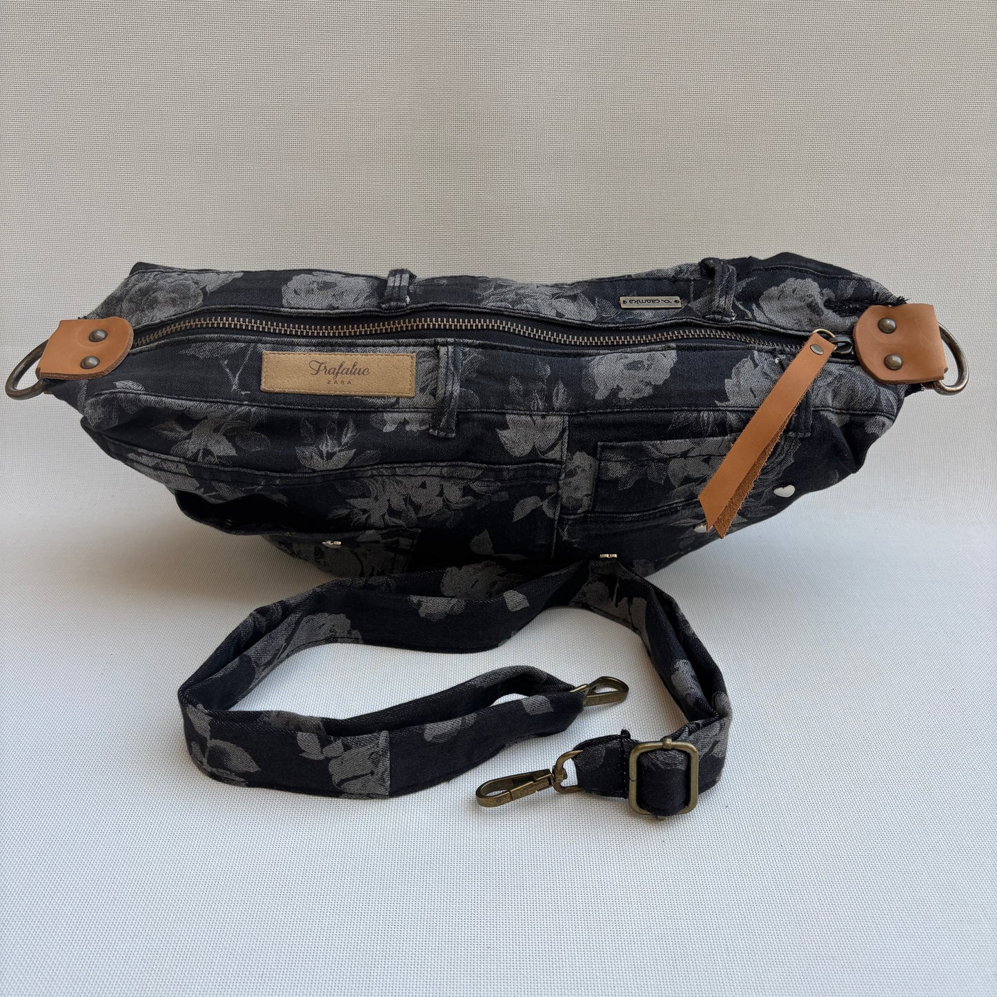 Bolso, bandolera vaquero · Media Luna · ♻️ Jeans Recycled ♻️ · Pieza Única Núm. 17646