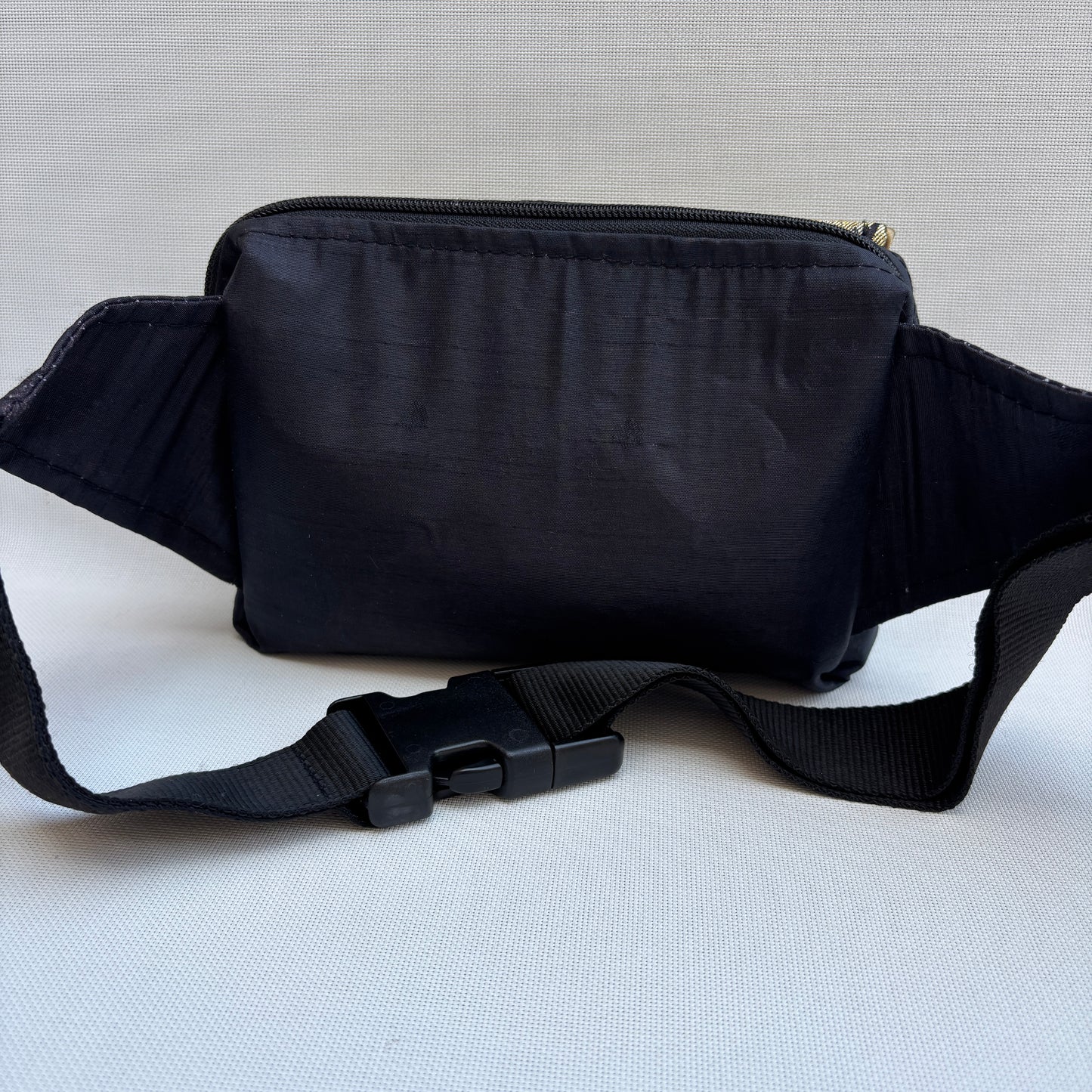 Riñonera Urban "Elegant Black" · Pieza Única Núm. 19483