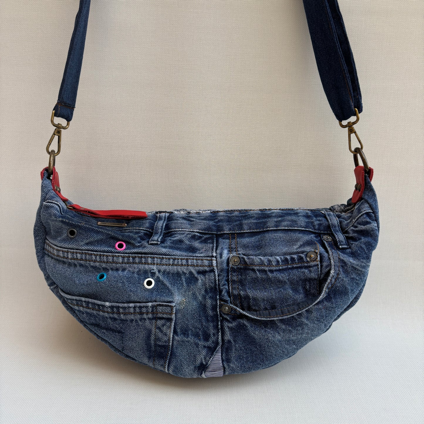 Bolso, bandolera vaquero · Media Luna · ♻️ Jeans Recycled ♻️ · Pieza Única Núm. 17649
