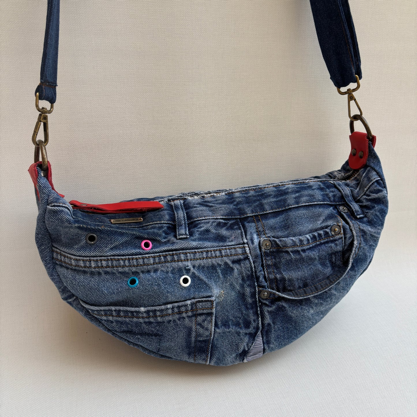 Bolso, bandolera vaquero · Media Luna · ♻️ Jeans Recycled ♻️ · Pieza Única Núm. 17649