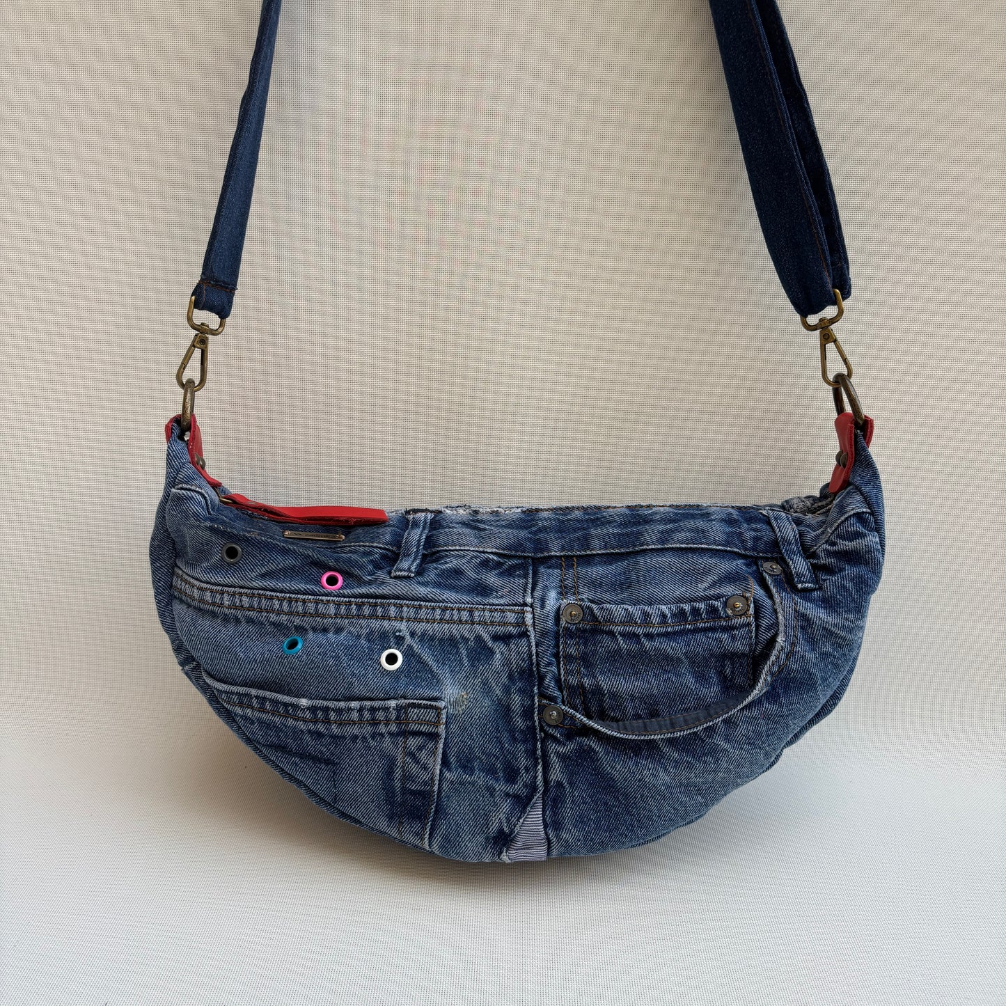 Bolso, bandolera vaquero · Media Luna · ♻️ Jeans Recycled ♻️ · Pieza Única Núm. 17649