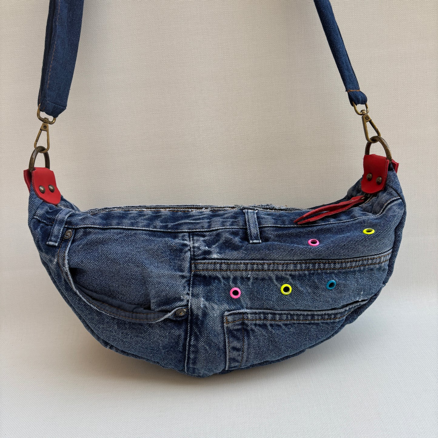 Bolso, bandolera vaquero · Media Luna · ♻️ Jeans Recycled ♻️ · Pieza Única Núm. 17649