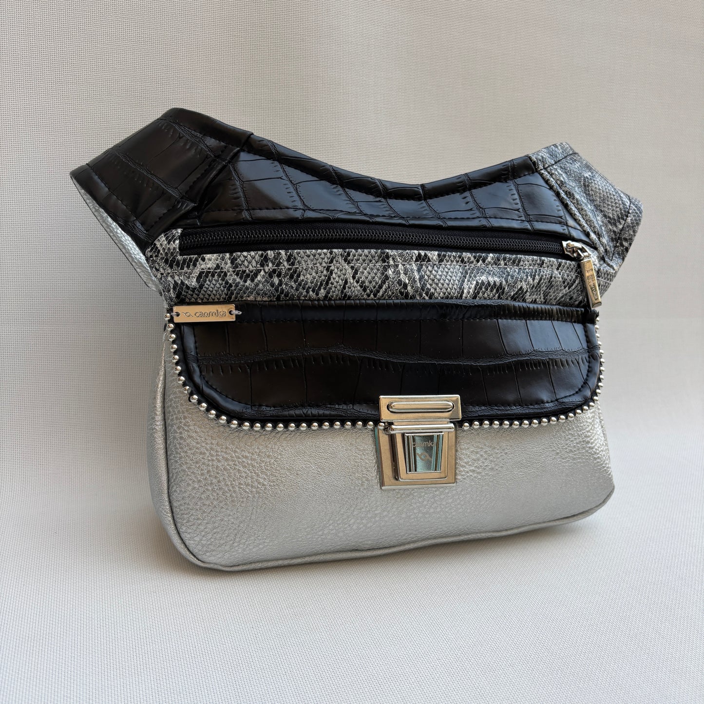 Riñonera "Special Silver & Black Top" · Polipiel · Pieza única Núm. 17686