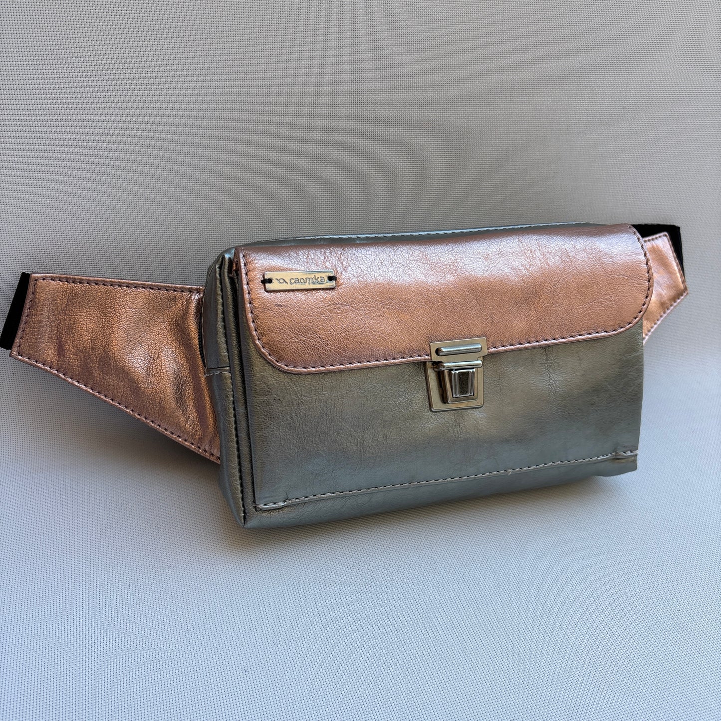 Riñonera Urban "Metal Silver & Rosé" · Piel · Pieza Única Núm. 19142