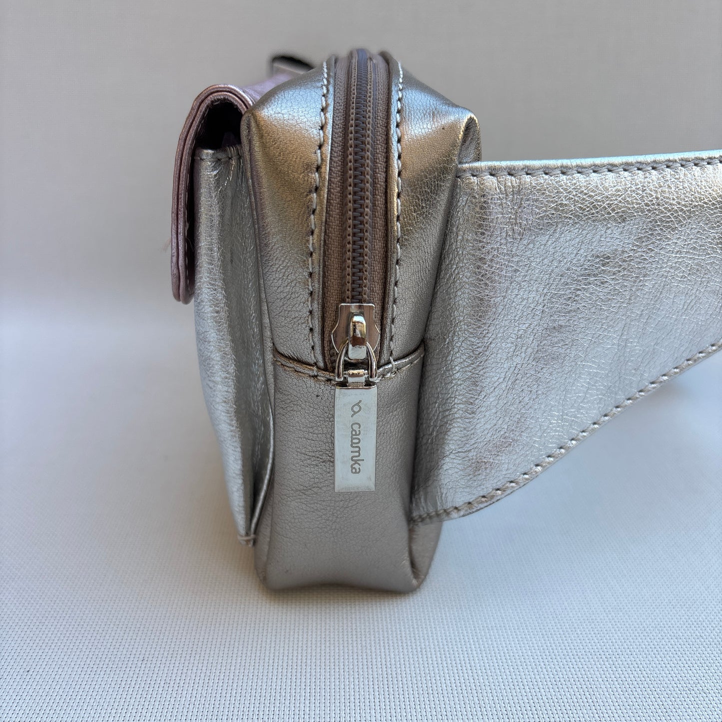 Riñonera Urban "Metal Silver & Pink" · Piel · Pieza Única Núm. 19140
