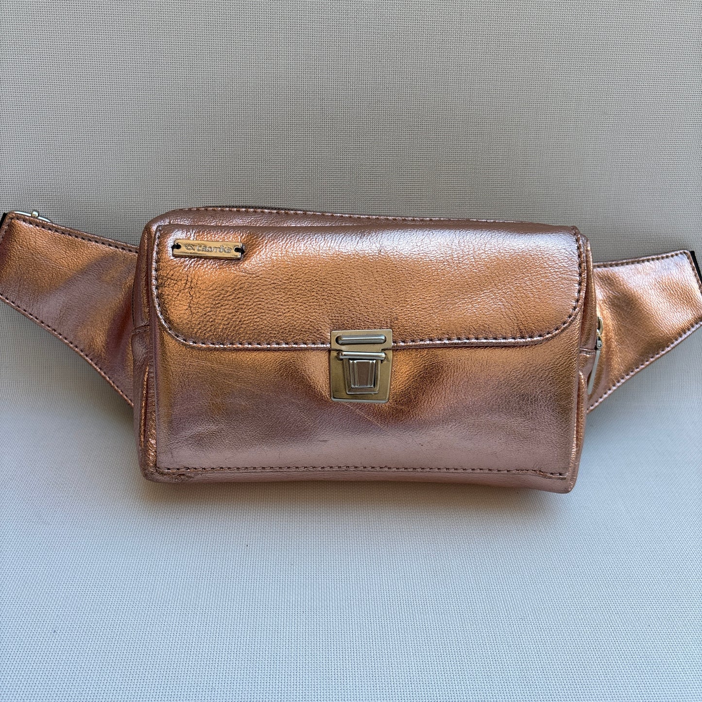Riñonera Urban "Metal Rosé" · Piel · Pieza Única Núm. 19139