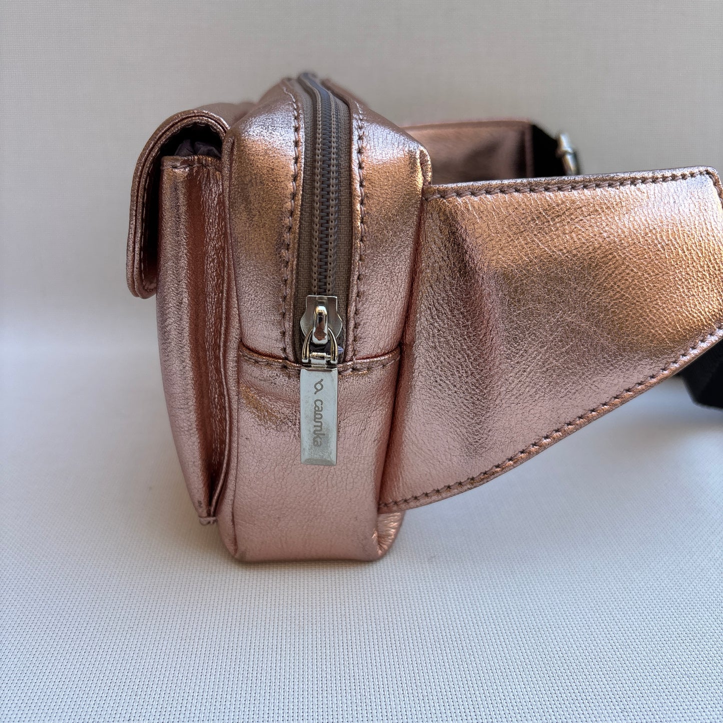 Riñonera Urban "Metal Rosé" · Piel · Pieza Única Núm. 19139