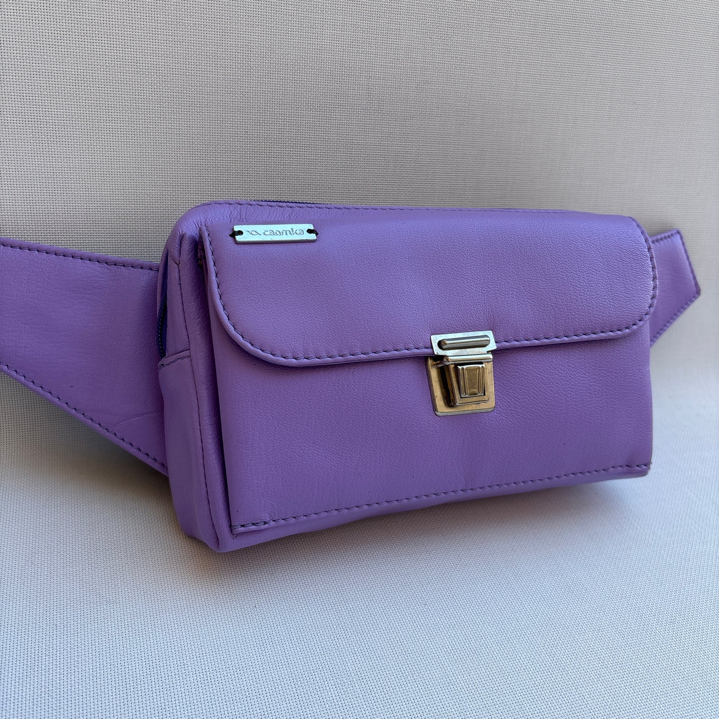 Riñonera Urban Classic · Lavanda · Piel · Pieza Exclusiva Núm. 19136