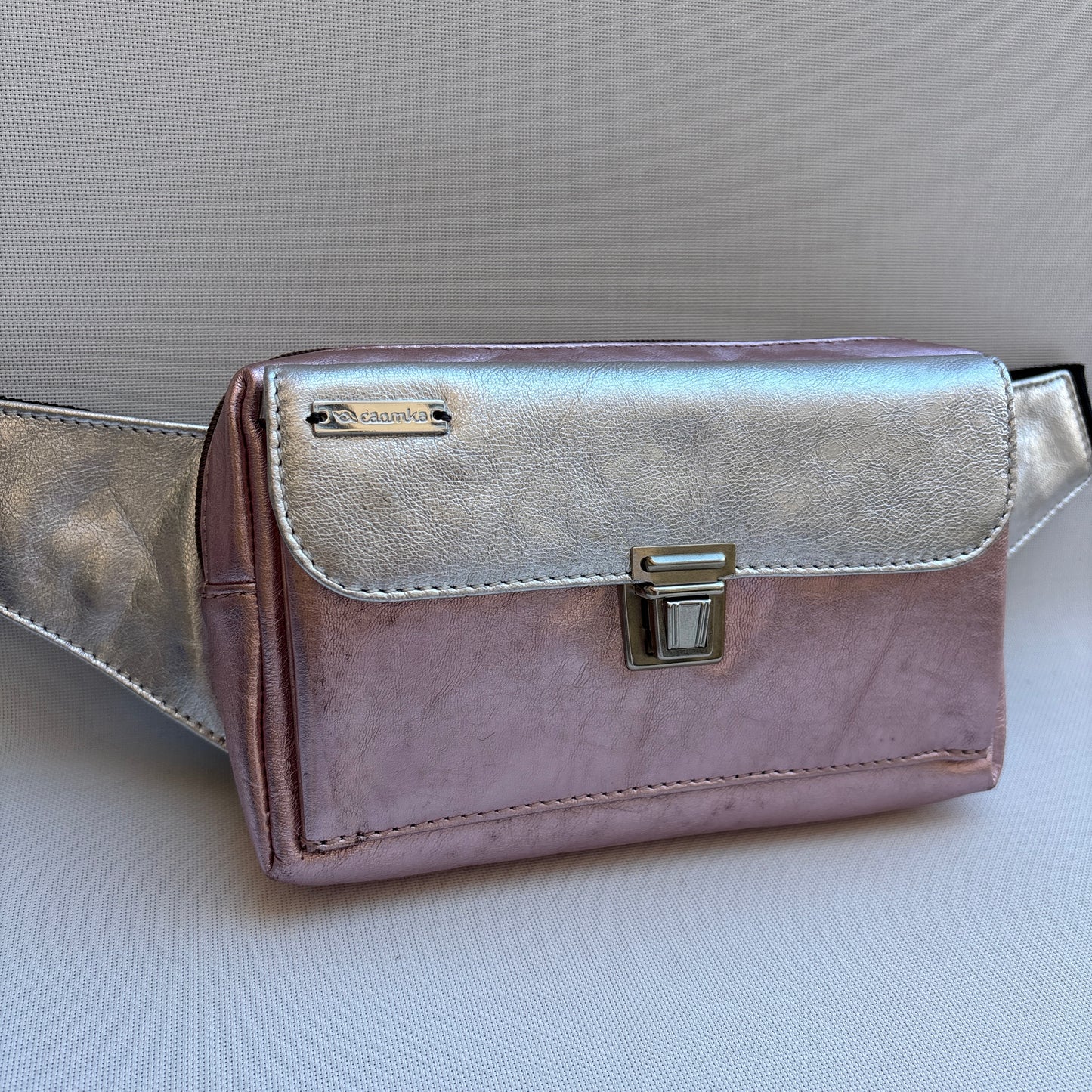 Riñonera Urban "Metal Pink" · Piel · Pieza Únicaa Núm. 19135