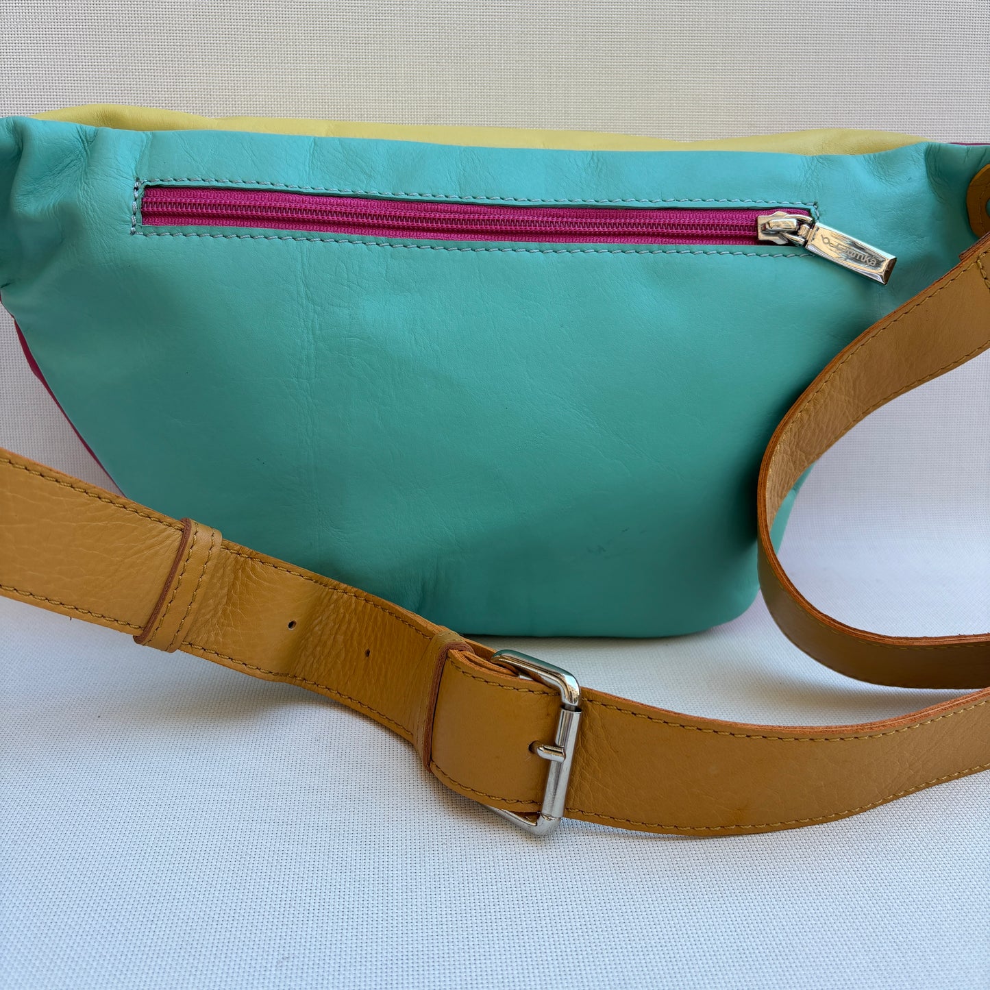 Retro Chic Watermelon Fantasy Colors · Piel / Cuero · Pieza Única Núm. 19145