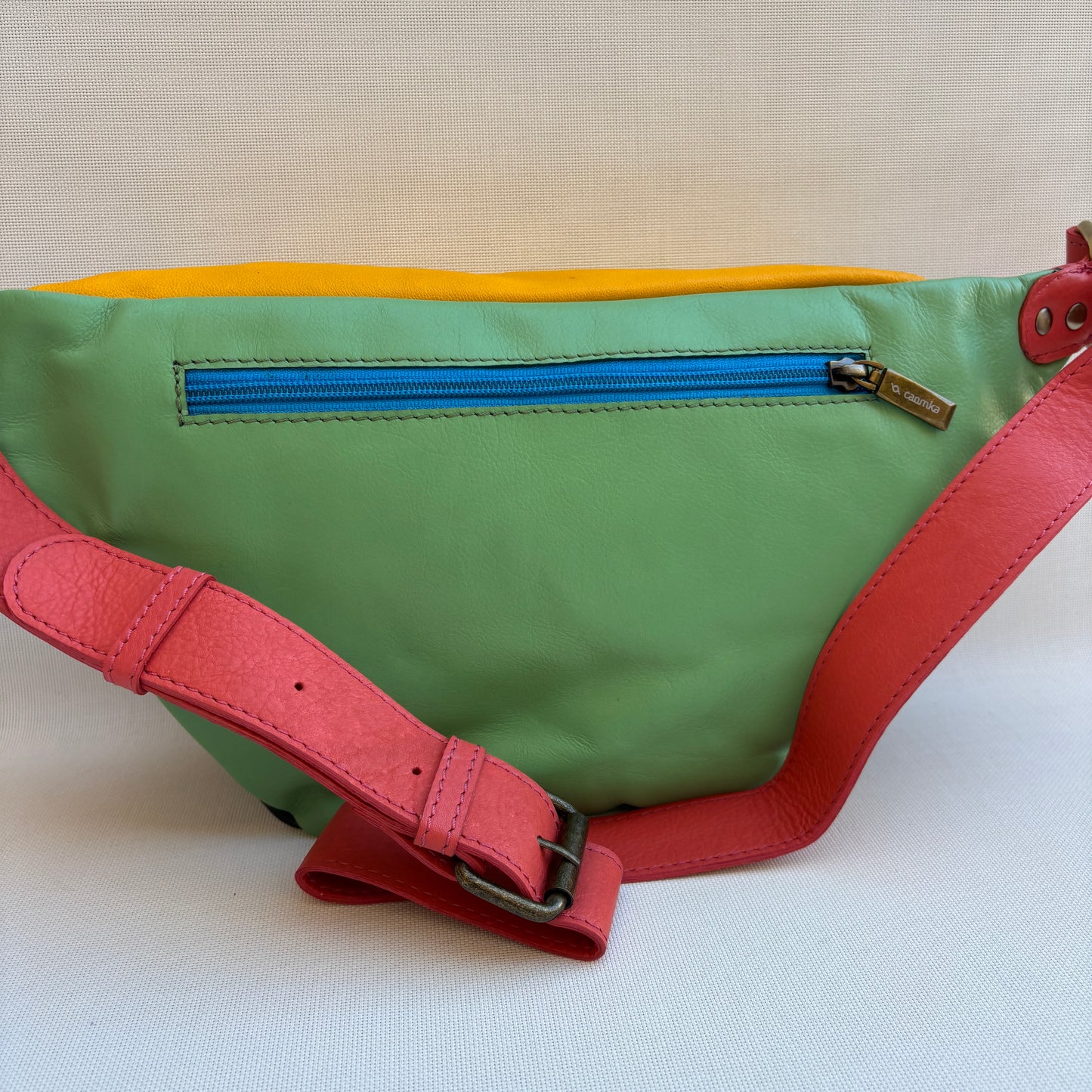 Retro Chic Watermelon Fantasy Colors · Piel / Cuero · Pieza Única Núm. 19143