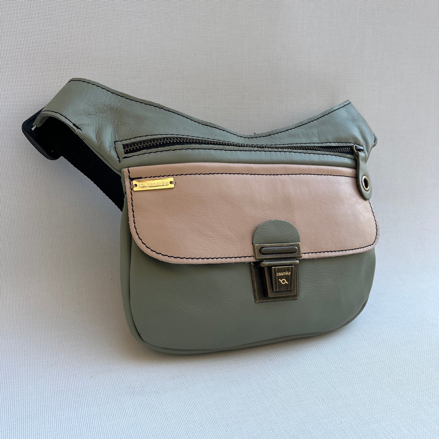 Special Verde Tomillo & Beige · Piel natural BioCuir® · Pieza Exclusiva Núm. 14384
