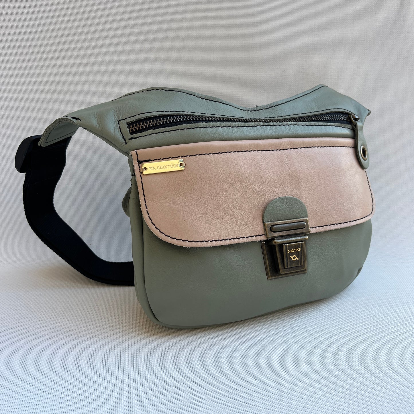 Special Verde Tomillo & Beige · Piel natural BioCuir® · Pieza Exclusiva Núm. 14384