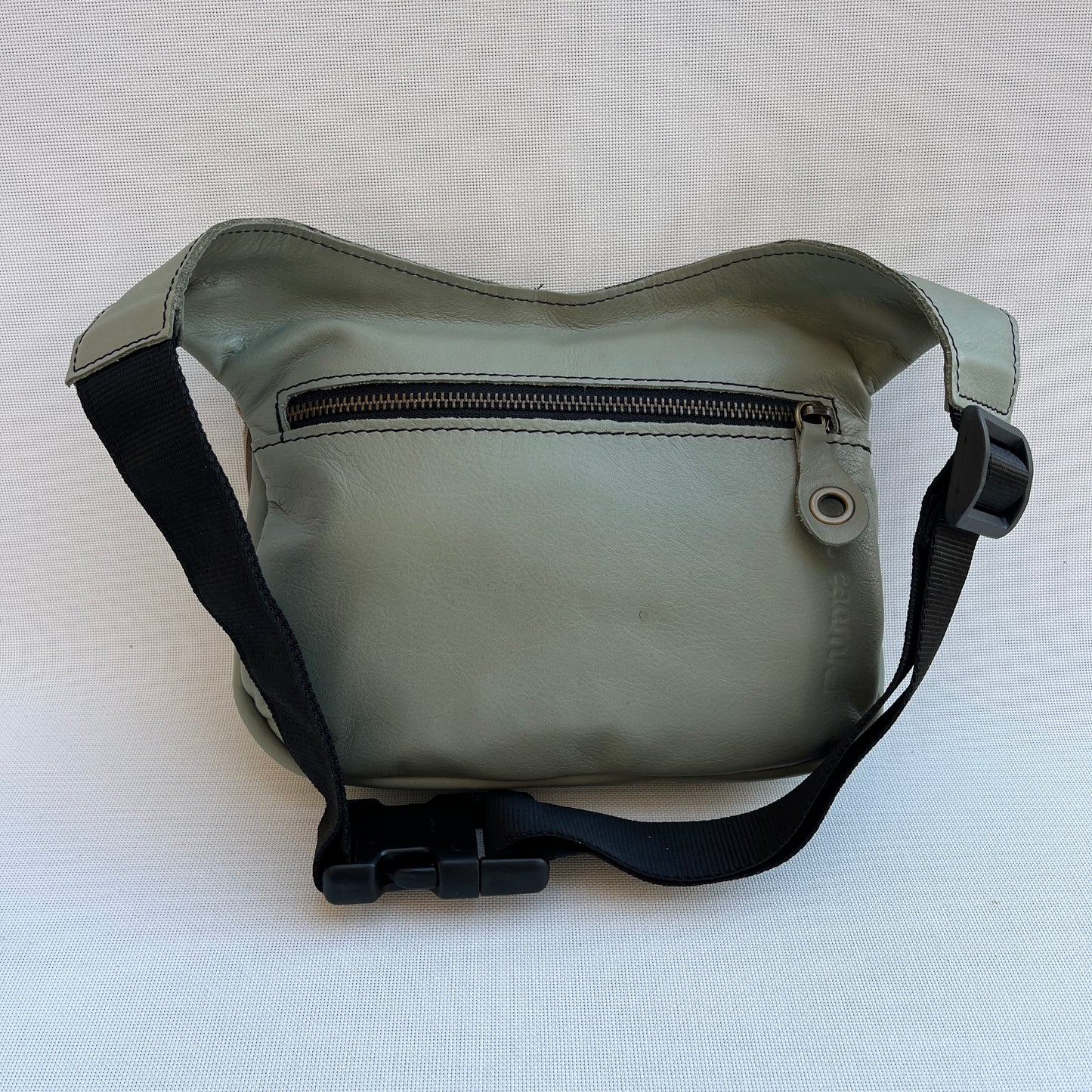 Special Verde Tomillo & Beige · Piel natural BioCuir® · Pieza Exclusiva Núm. 14384