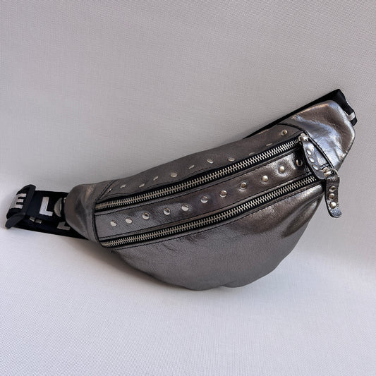 Premium Metal Silver Retro Chic · Piel / Cuero · Pieza Única Núm. 15282