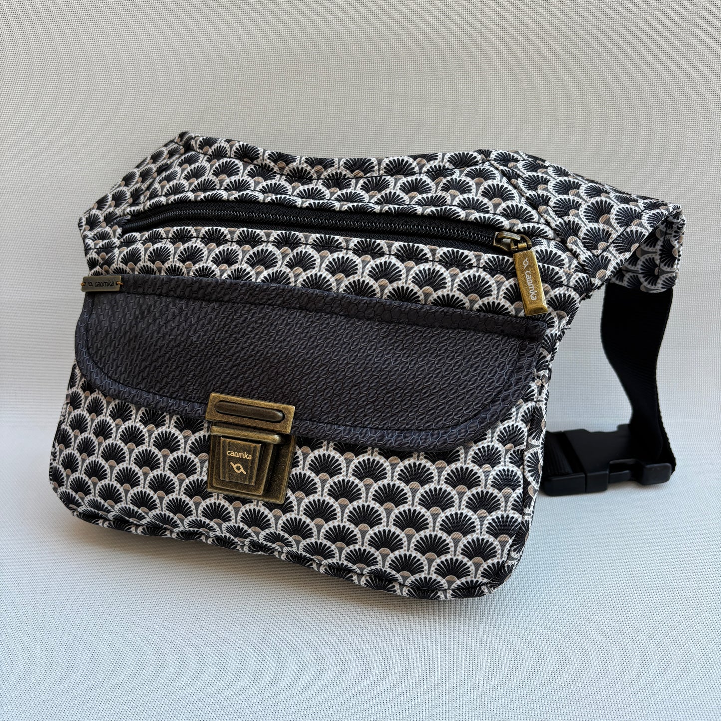 Riñonera "Japanese Waves" · Impermeable · Pieza Única Núm. 18376