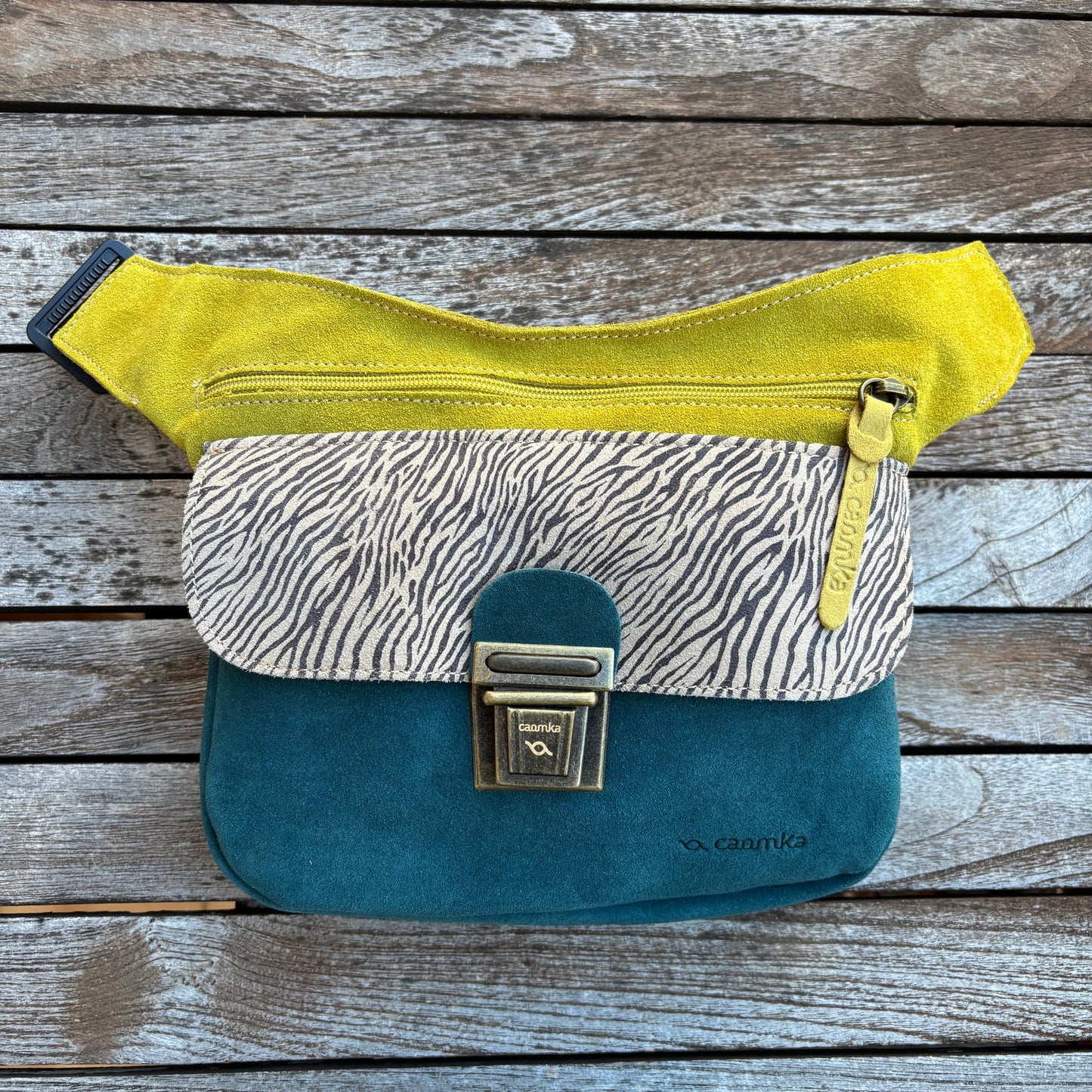 Riñonera "Fantasy Zebra" · Piel natural de serraje · Pieza Exclusiva Núm. 16855