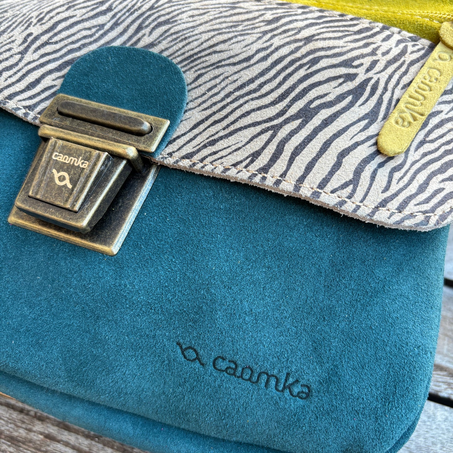 Riñonera "Fantasy Zebra" · Piel natural de serraje · Pieza Exclusiva Núm. 16855