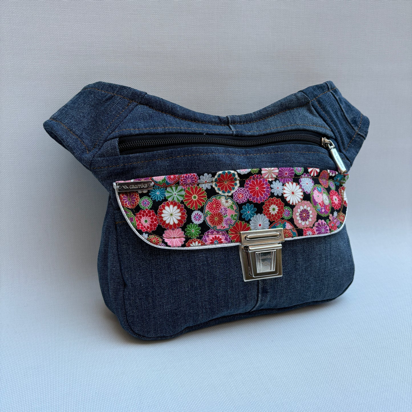 Japanese Flowers ♻️ Jeans Recycled ♻️ · Pieza Única Núm. 16056