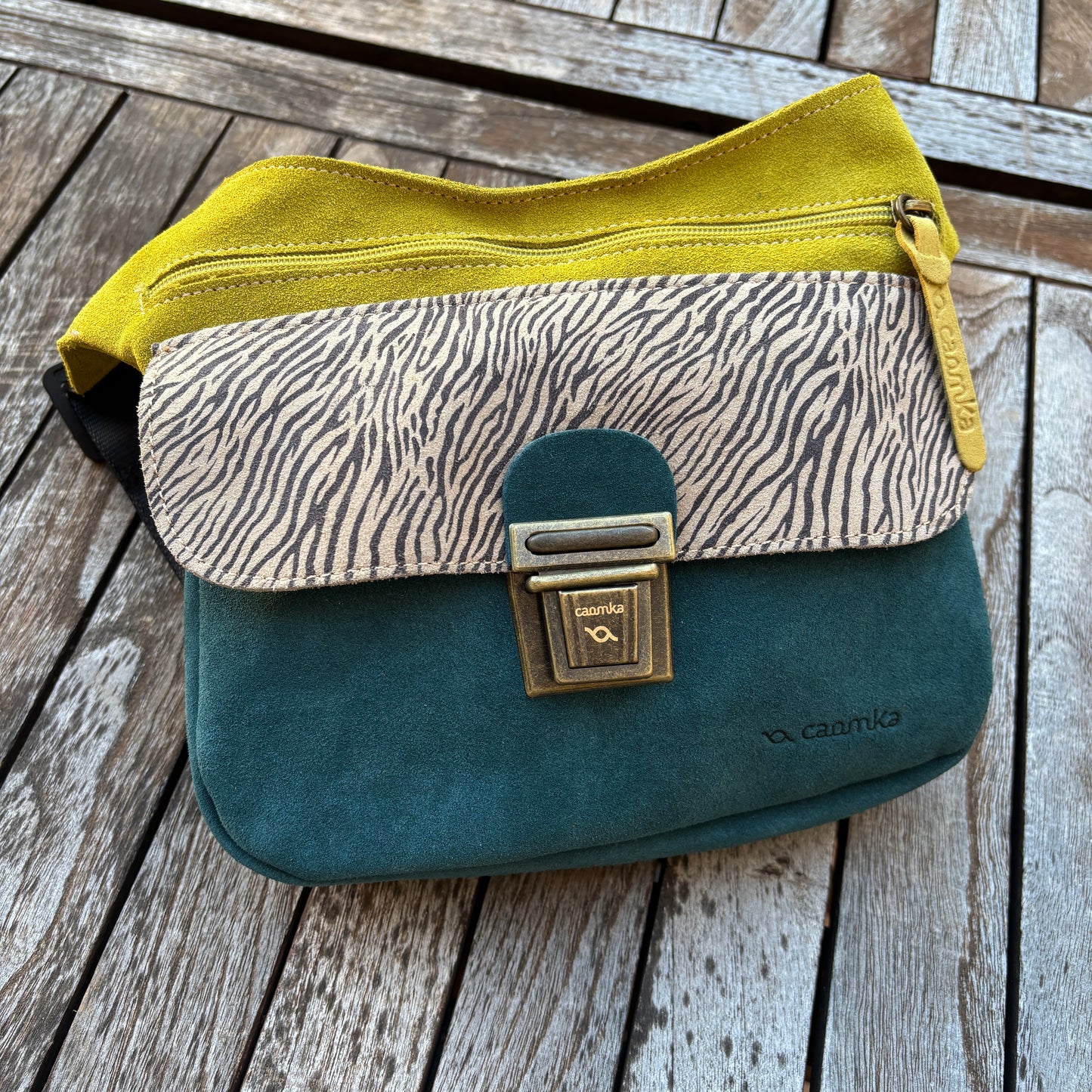 Riñonera "Fantasy Zebra" · Piel natural de serraje · Pieza Exclusiva Núm. 16855