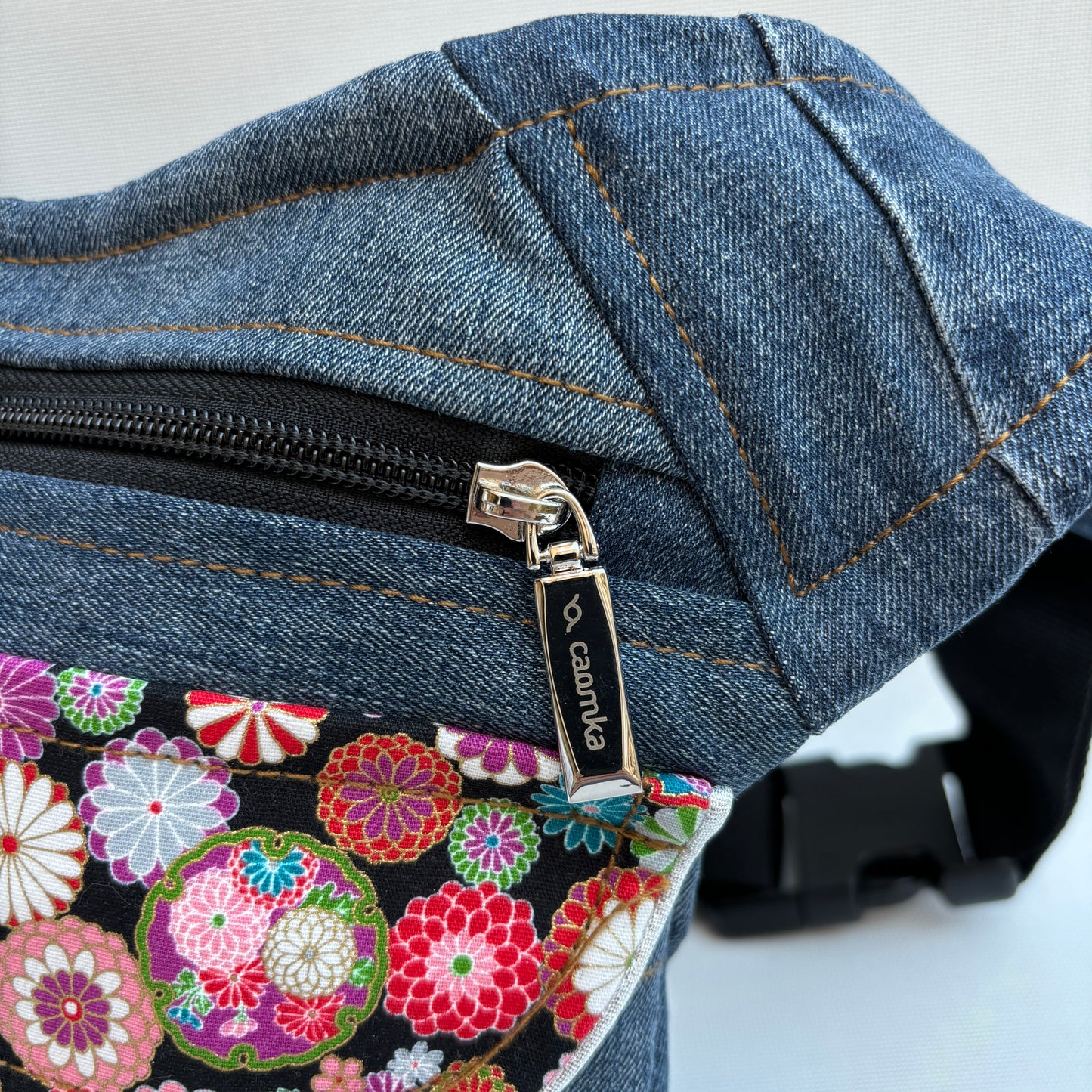 Japanese Flowers ♻️ Jeans Recycled ♻️ · Pieza Única Núm. 16056