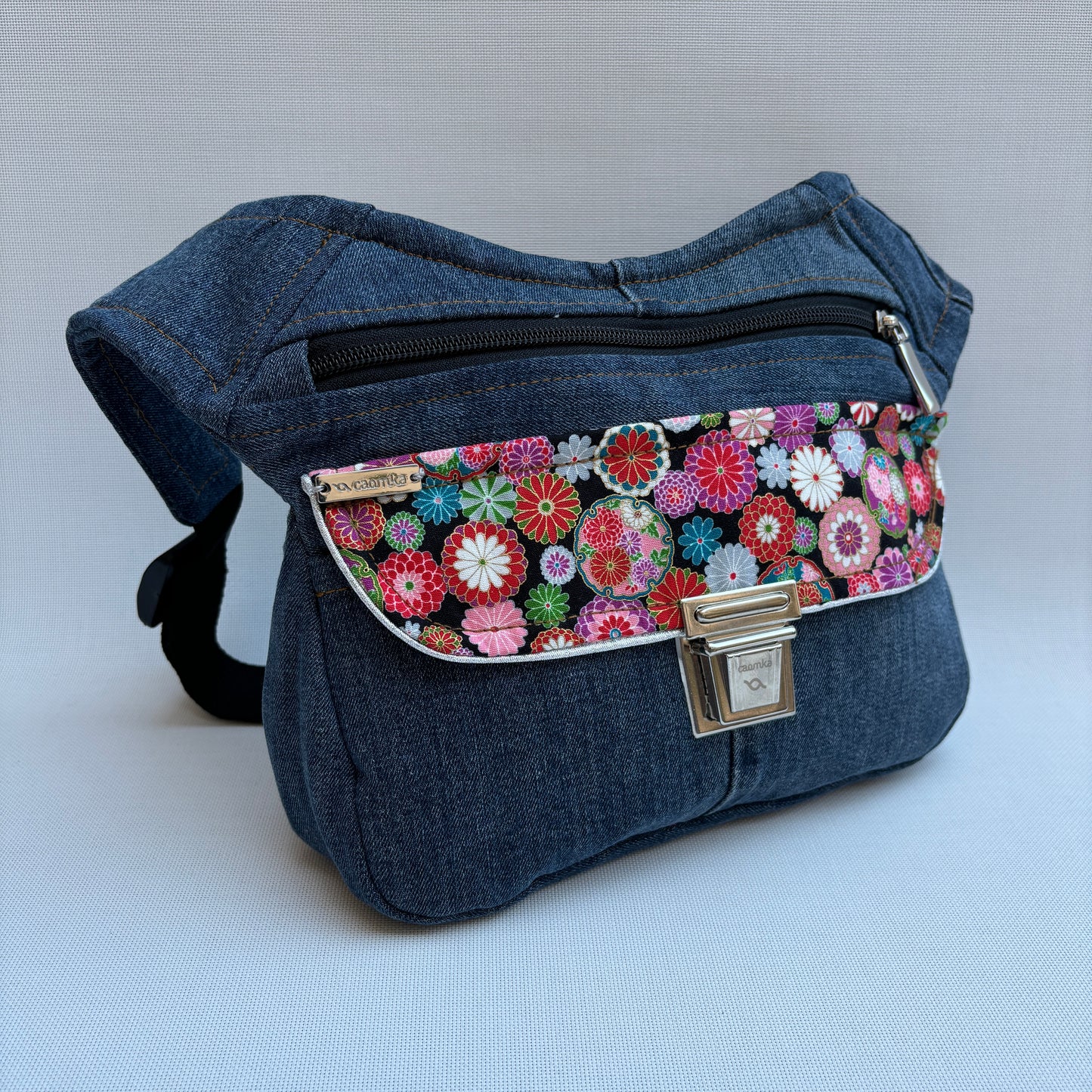 Japanese Flowers ♻️ Jeans Recycled ♻️ · Pieza Única Núm. 16056