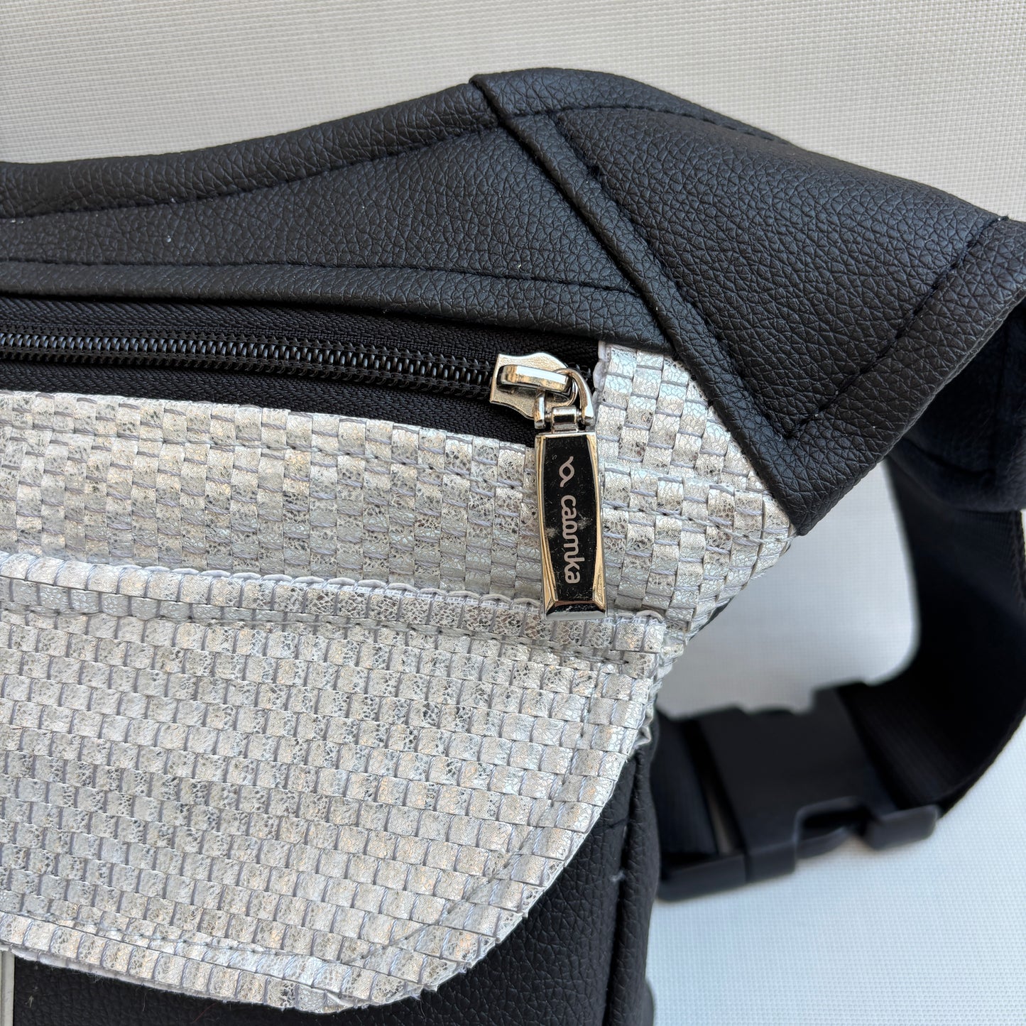 Riñonera "Special Black & Silver" · Polipiel · Pieza Única Núm. 18560