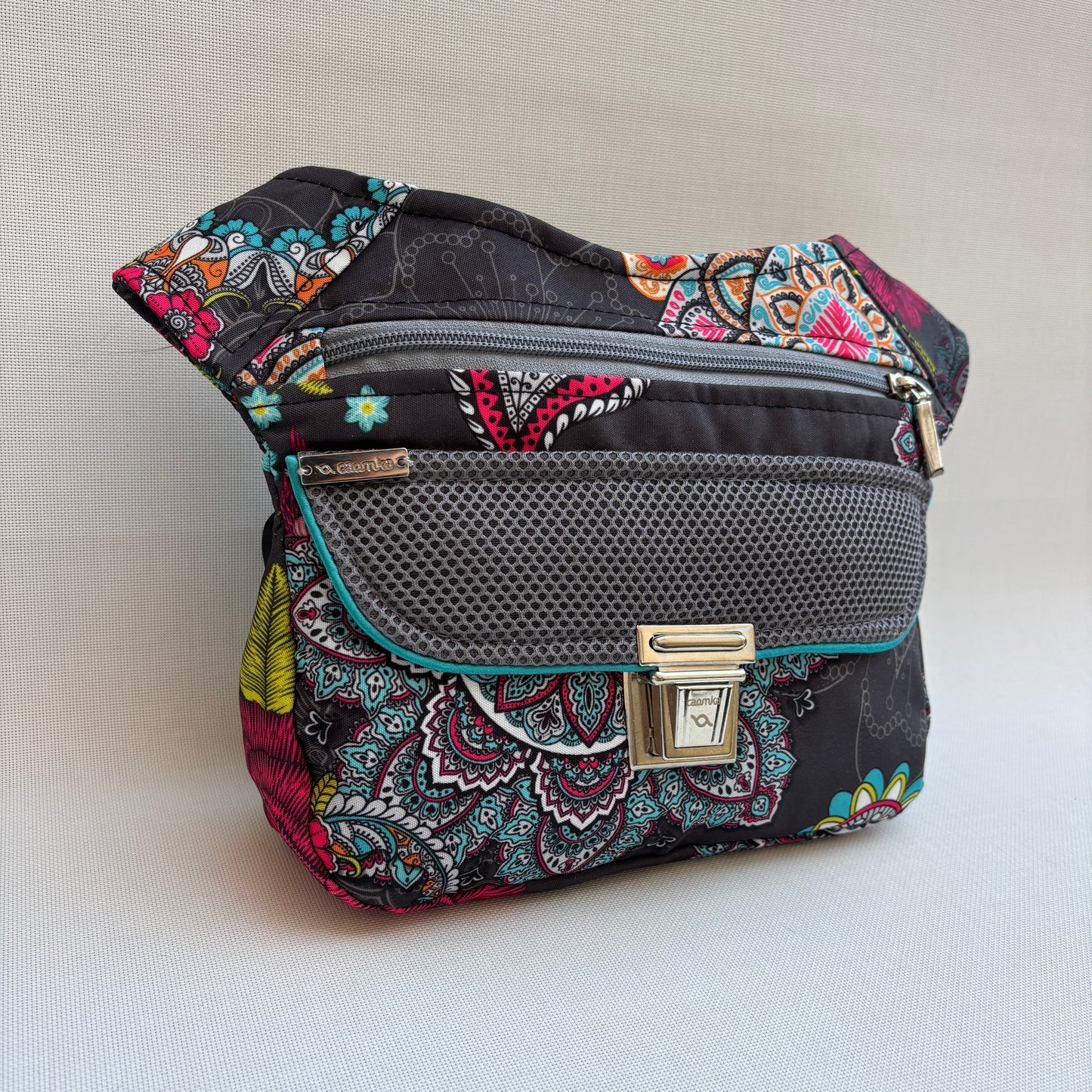 Riñonera "Mandalas Waves" · Impermeable · Pieza Única Núm. 18594