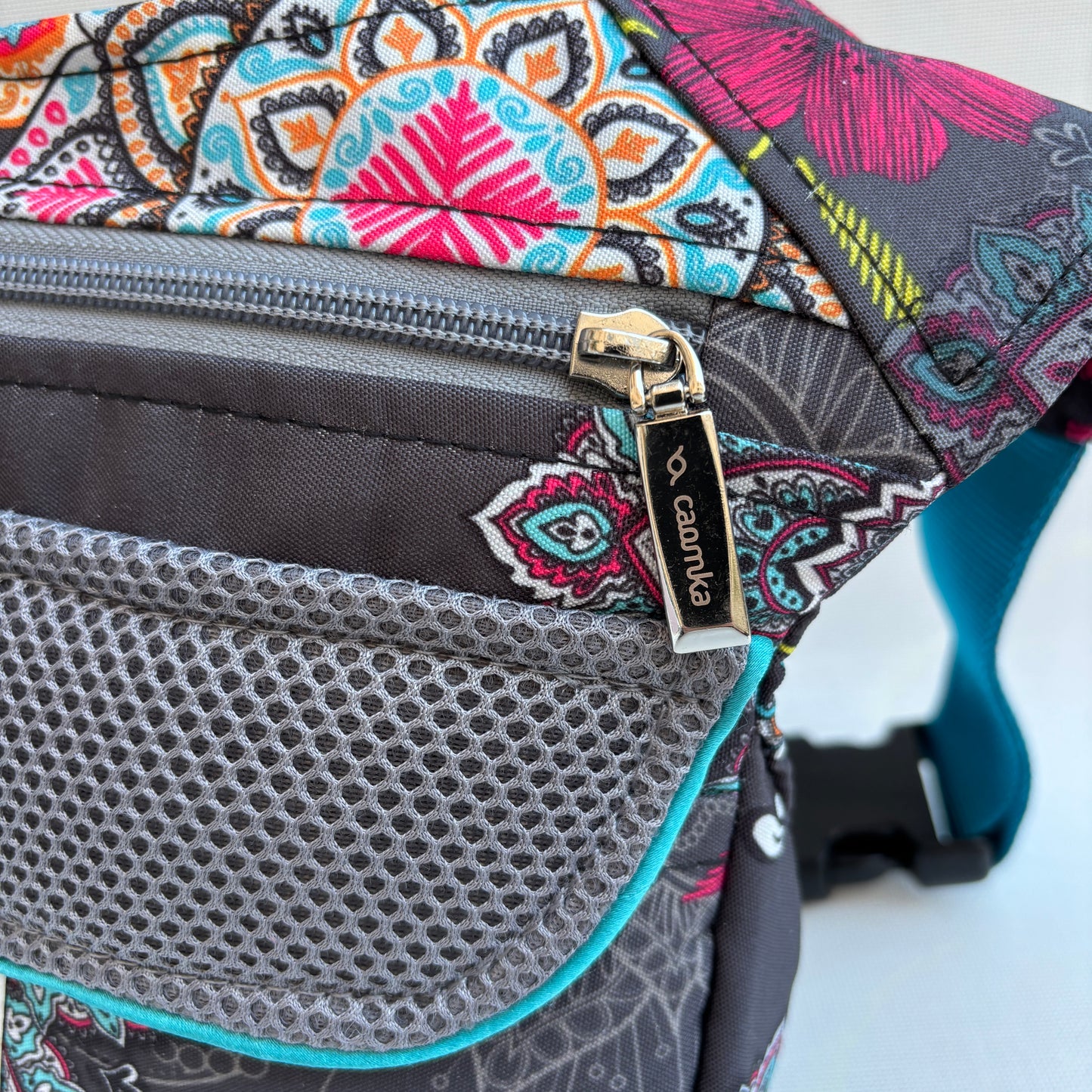 Riñonera "Mandalas Waves" · Impermeable · Pieza Única Núm. 18594