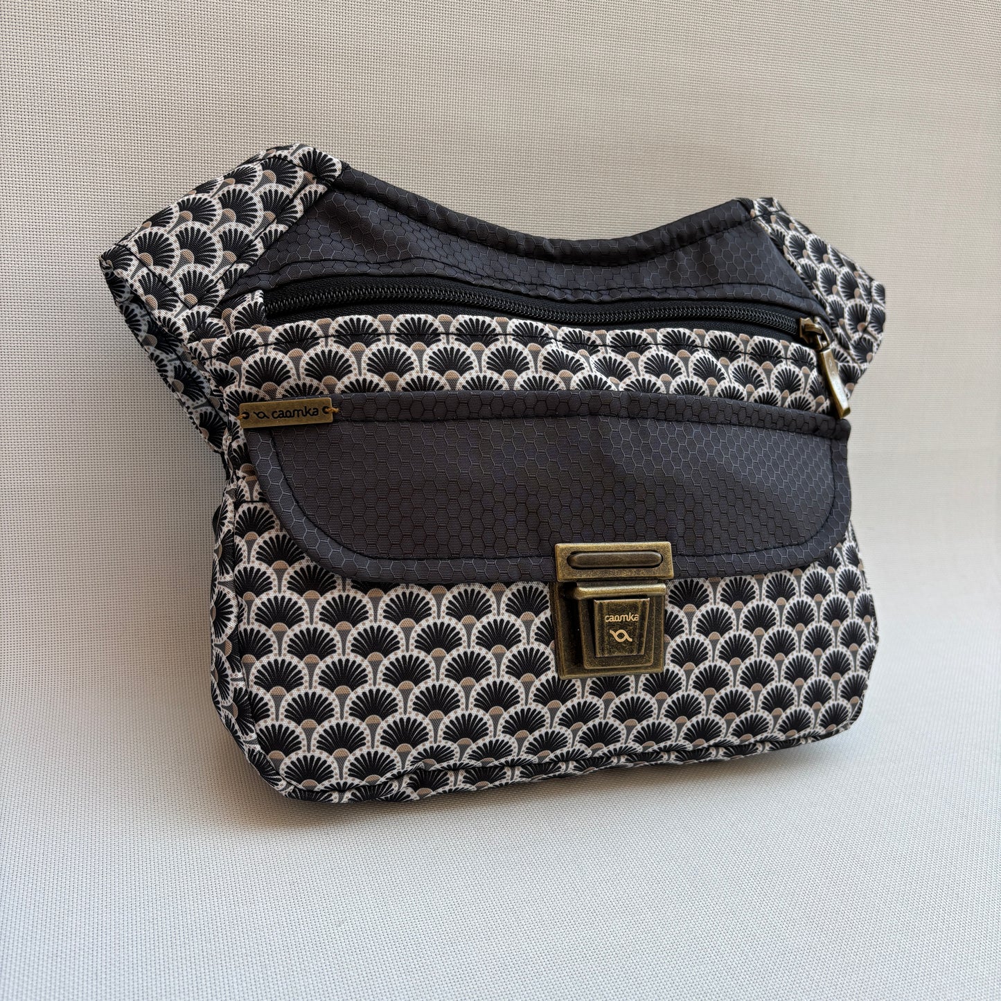 Riñonera "Japanese Waves" · Impermeable · Pieza Única Núm. 18480