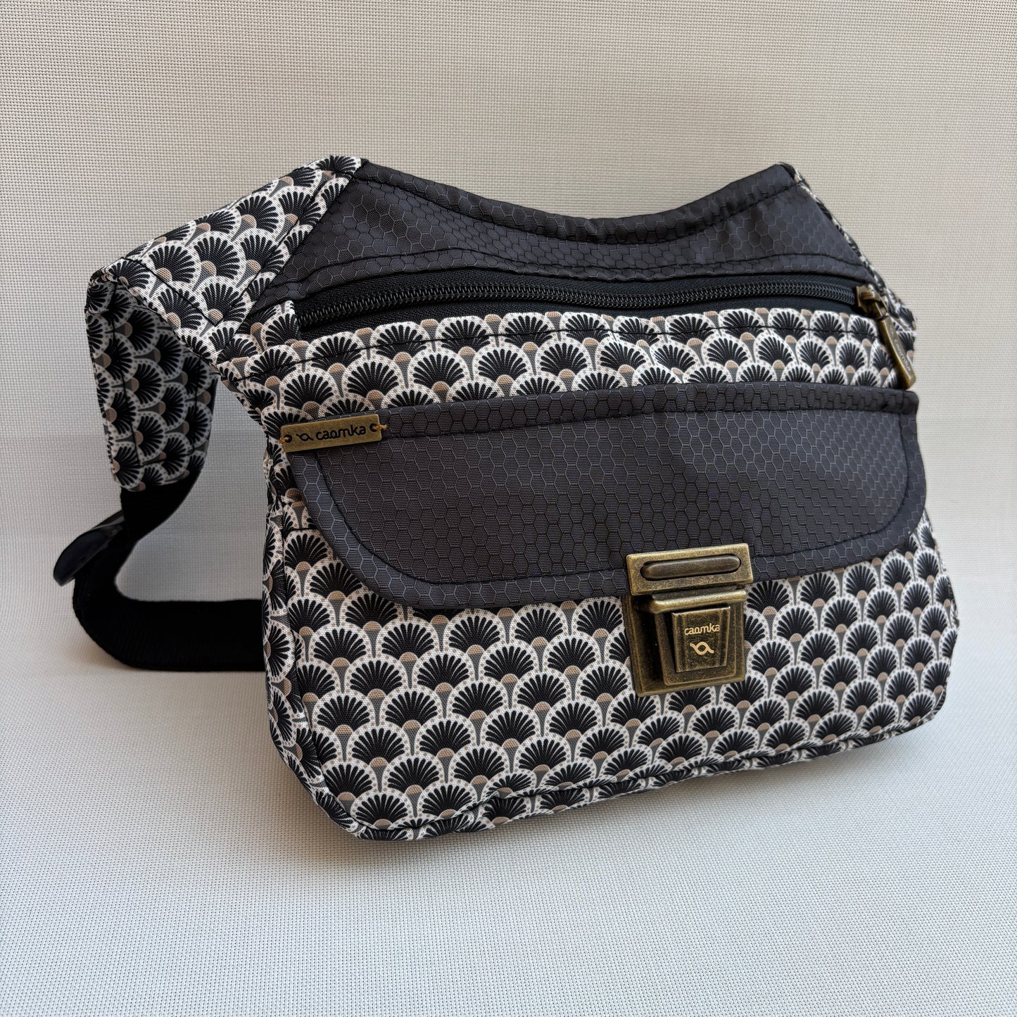 Riñonera "Japanese Waves" · Impermeable · Pieza Única Núm. 18480