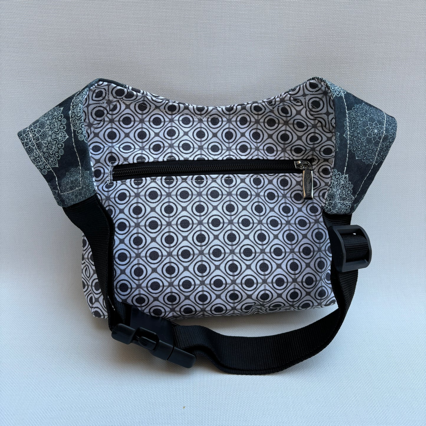 Special Elegant Mandalas + Bolsillo trasero · Impermeable · Pieza Única Núm. 16095