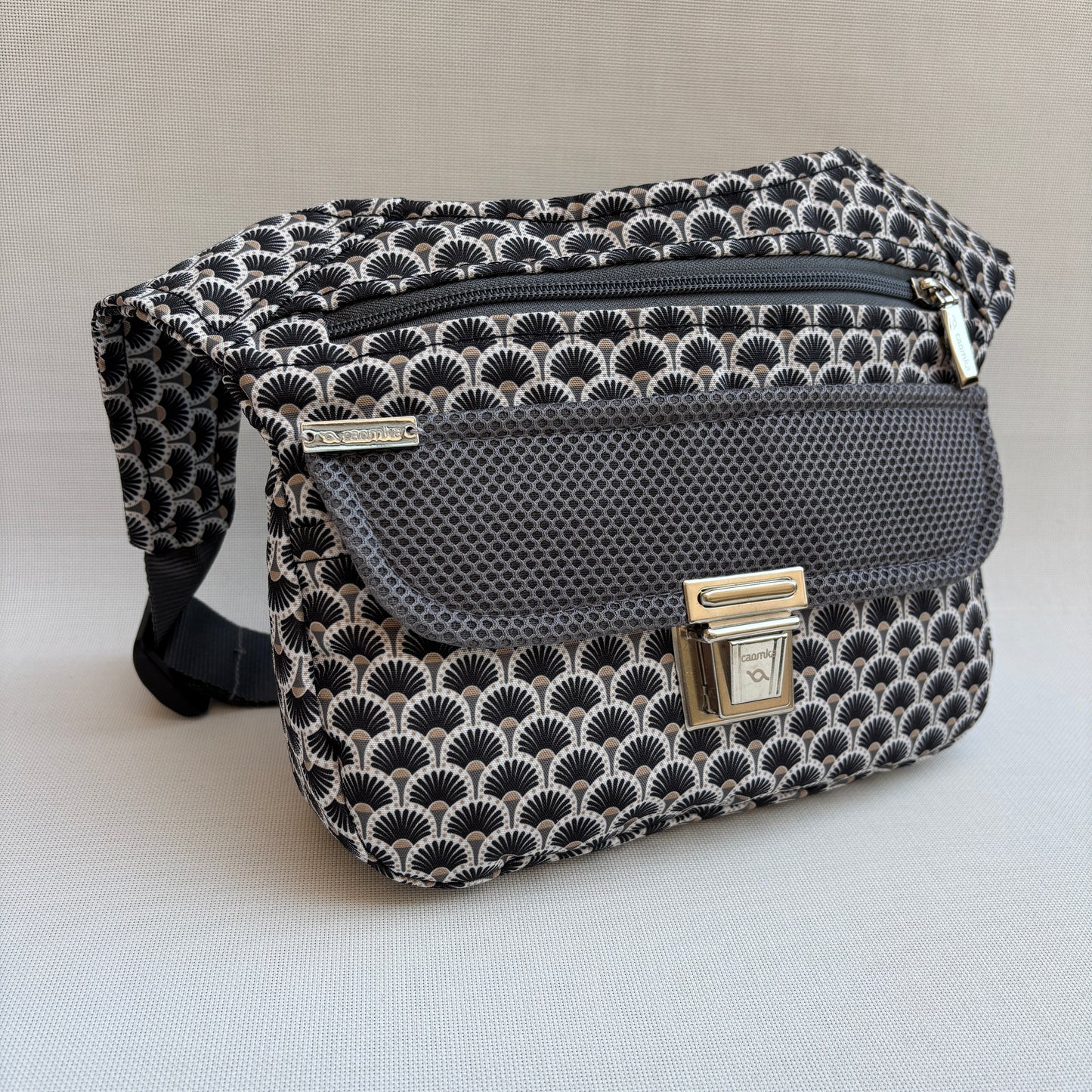 Riñonera "Japanese Waves" · Impermeable · Pieza Única Núm. 18557