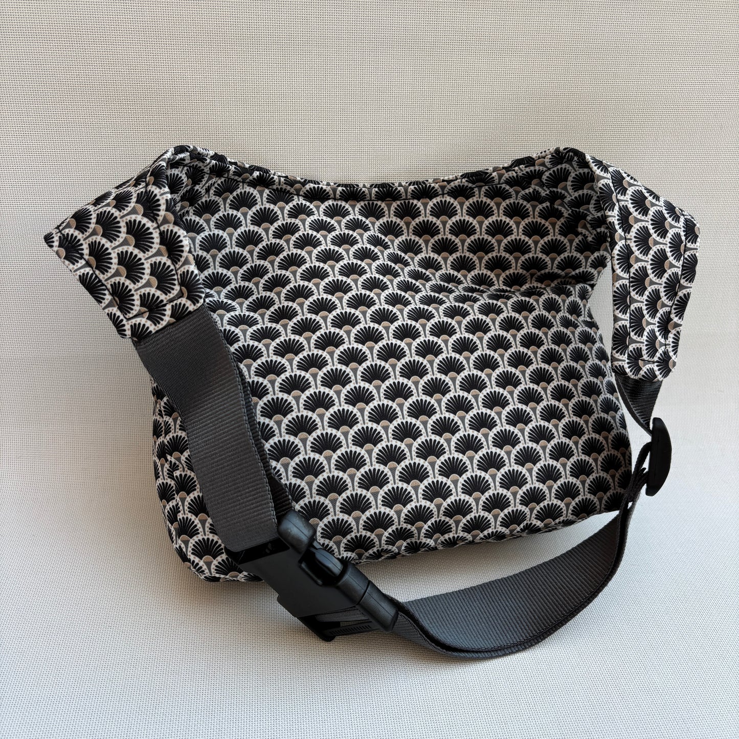 Riñonera "Japanese Waves" · Impermeable · Pieza Única Núm. 18557