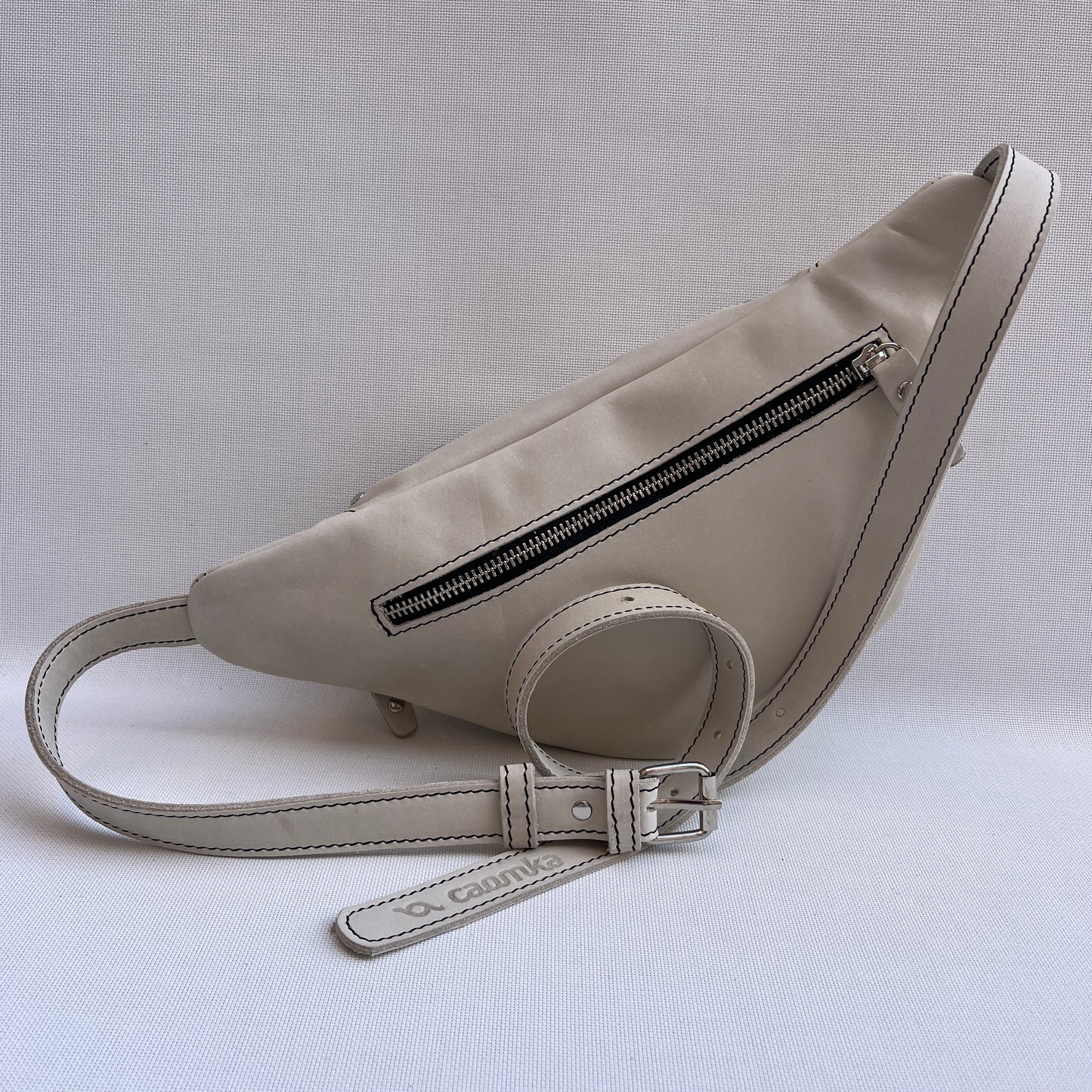 Premium Retro Chic · Piel - Cuero · Pieza Exclusiva Núm. 15138