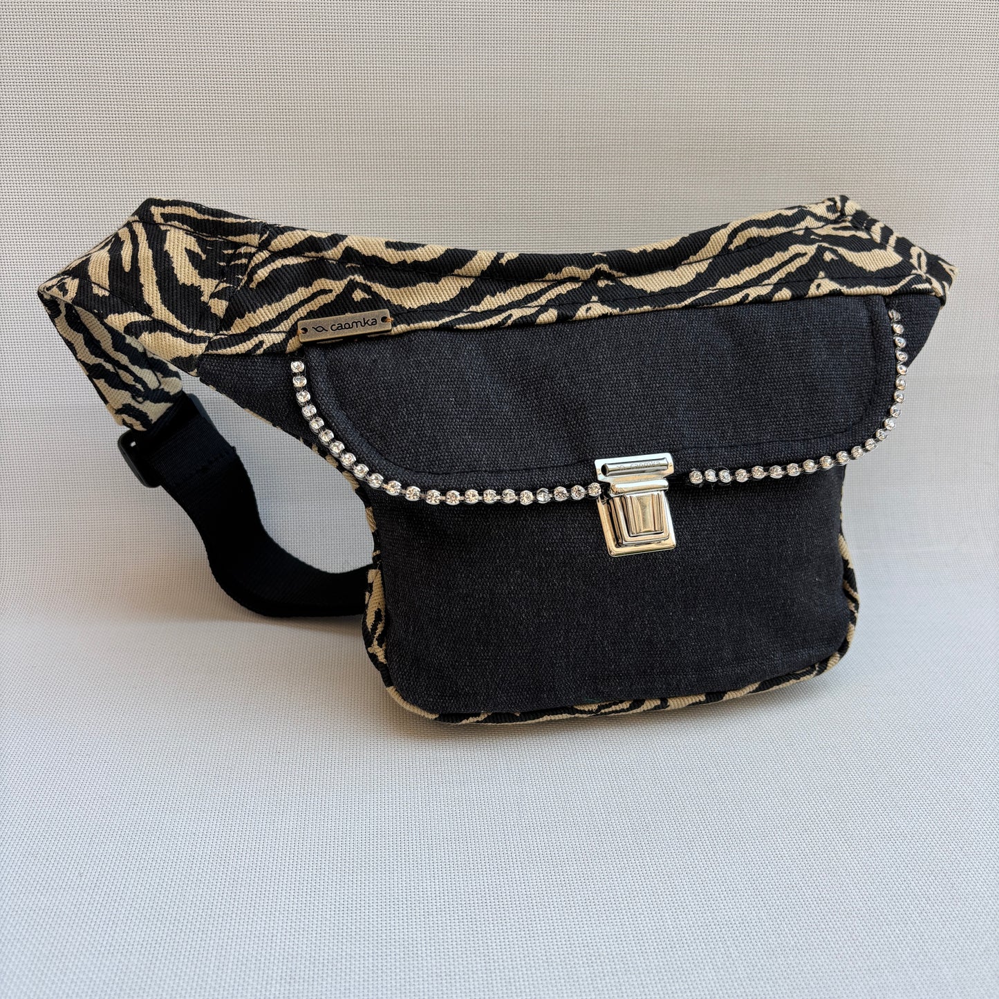 Riñonera Mini "Elegant Luxury" + Bolsillo trasero extra · Pieza Única Núm. 18542