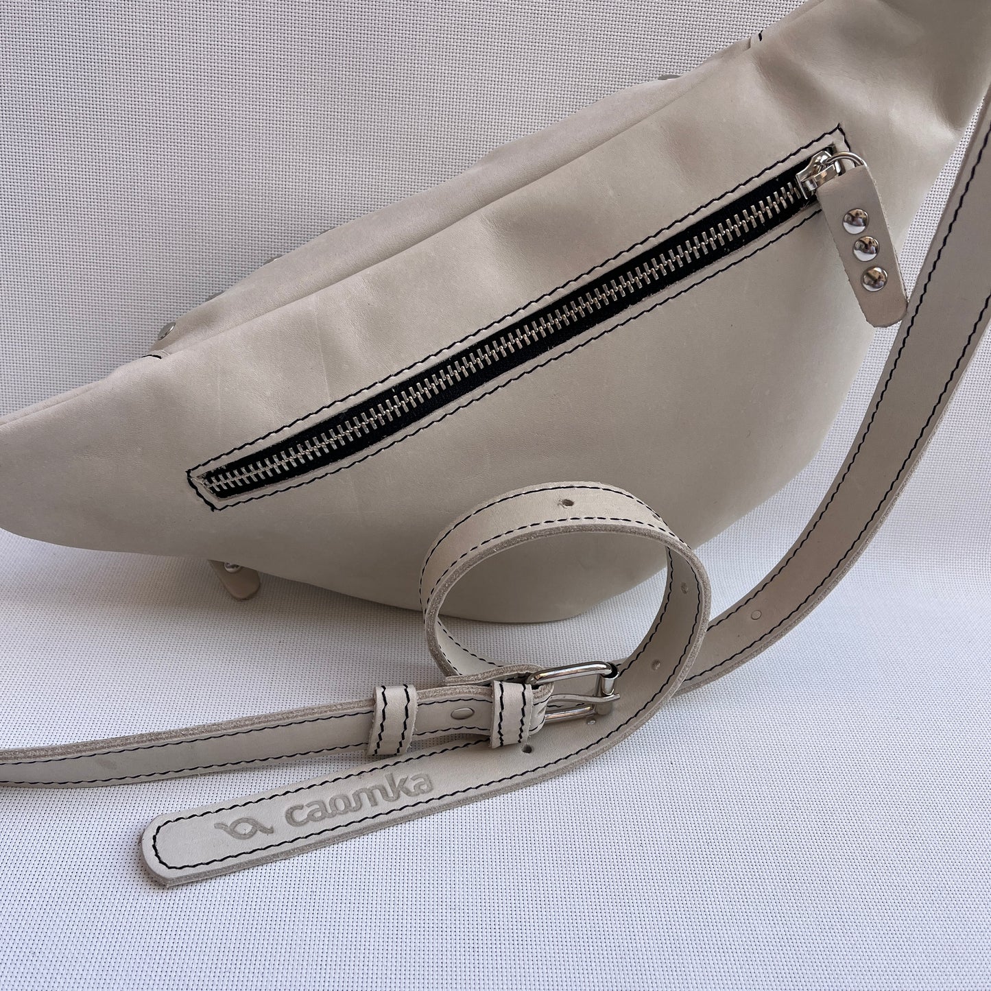 Premium Retro Chic · Piel - Cuero · Pieza Exclusiva Núm. 15138