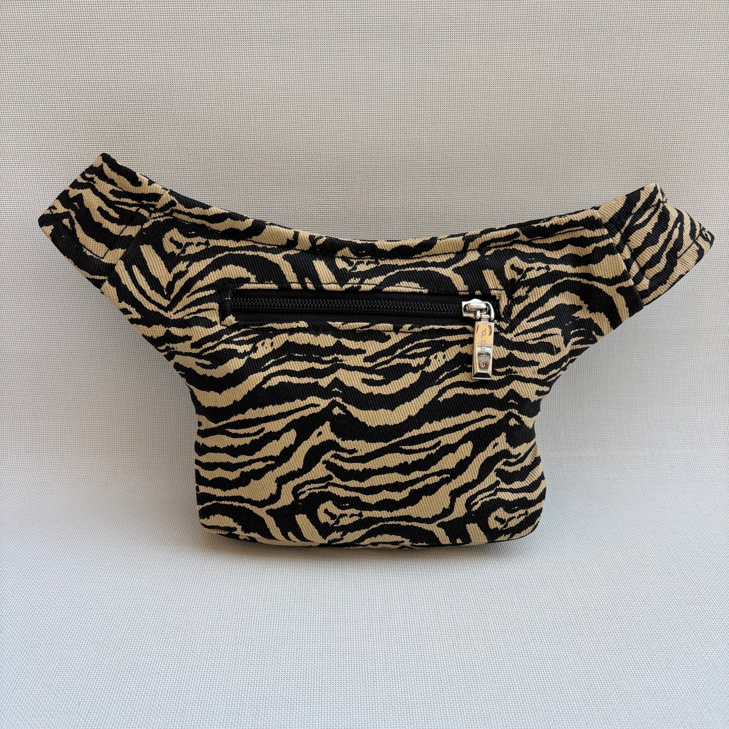 Riñonera Mini "Elegant Luxury" + Bolsillo trasero extra · Pieza Única Núm. 18542